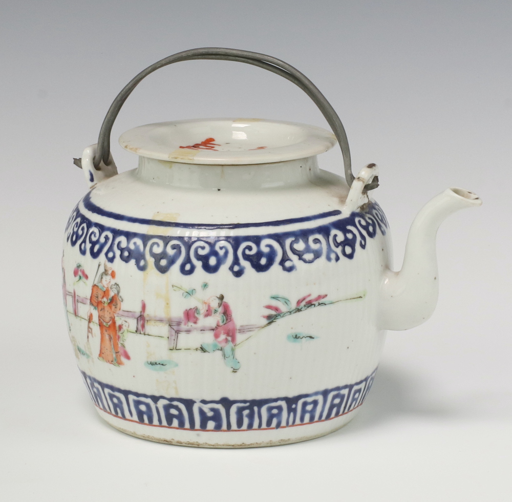 A Chinese teapot the base with seal mark 10cm