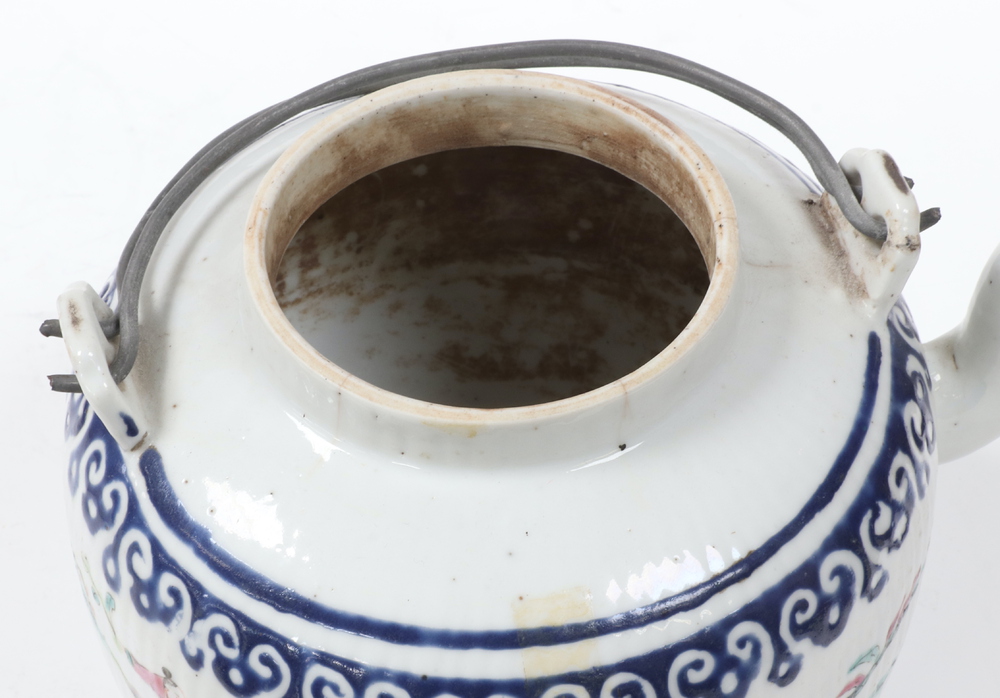 A Chinese teapot the base with seal mark 10cm - Image 10 of 10