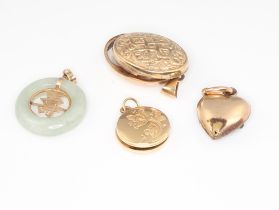 A yellow metal 9ct locket, 2 other yellow metal lockets and a "jade" pendant, gross weight 7g