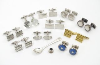 A quantity of assorted cufflinks Please Note - we do not make reference to the condition of lots