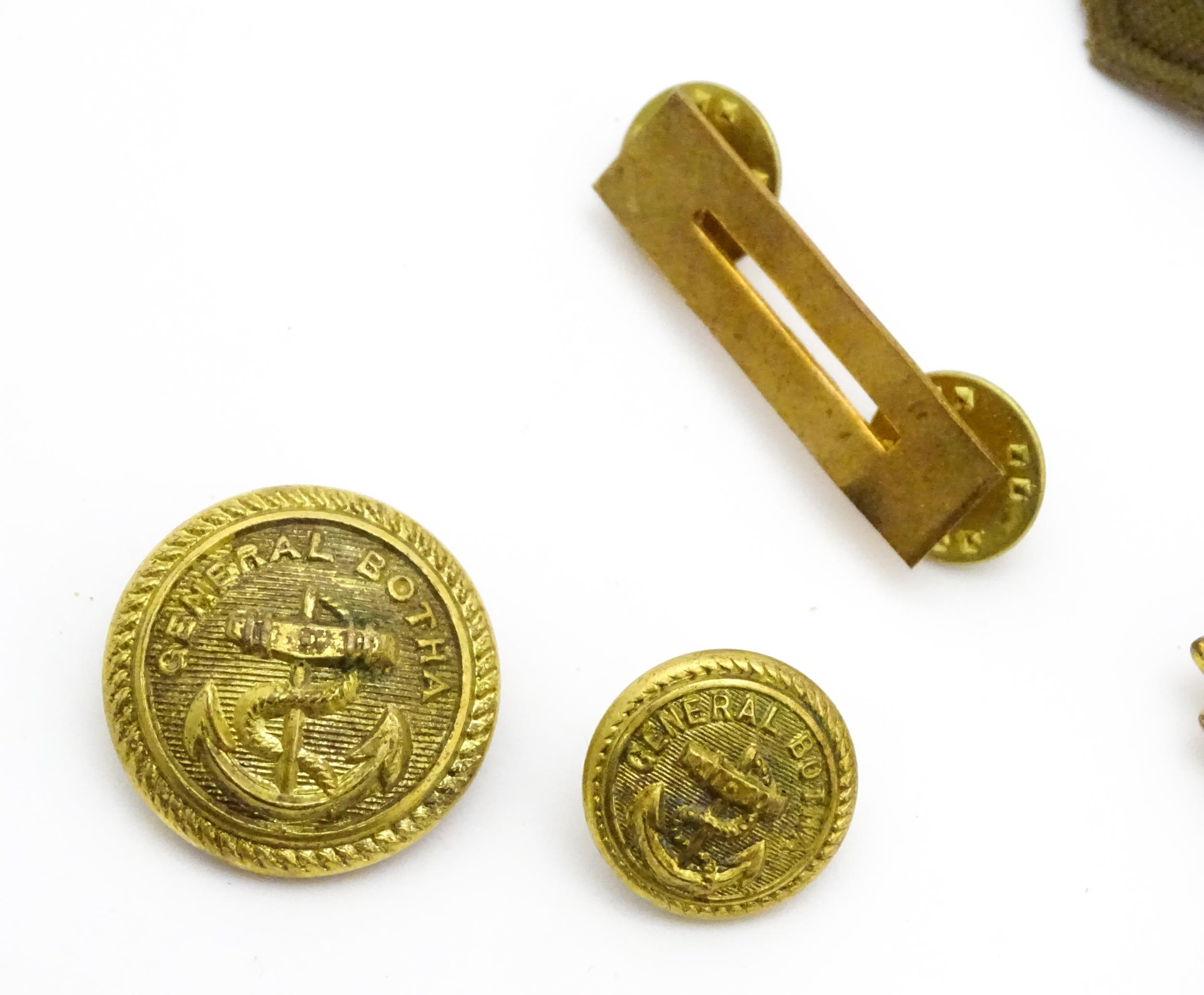 Militaria : a quantity of 20thC medals and insignia, comprising two WWI campaign medals to Gnr. W. - Image 6 of 16