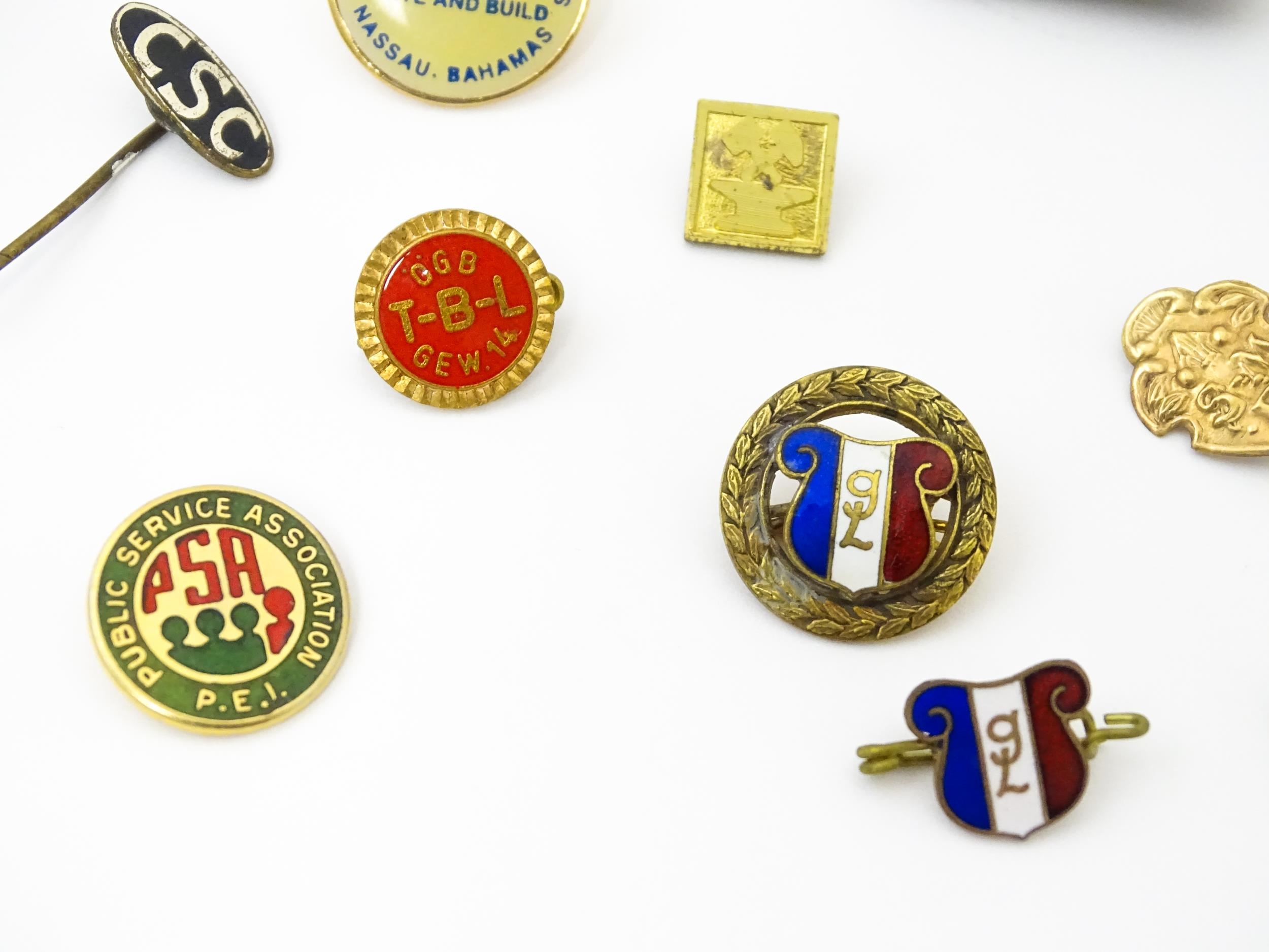 Trade Union Interest: a quantity of assorted badges, pins, etc. to include 2 Gewerkschaftstag D. - Image 5 of 13