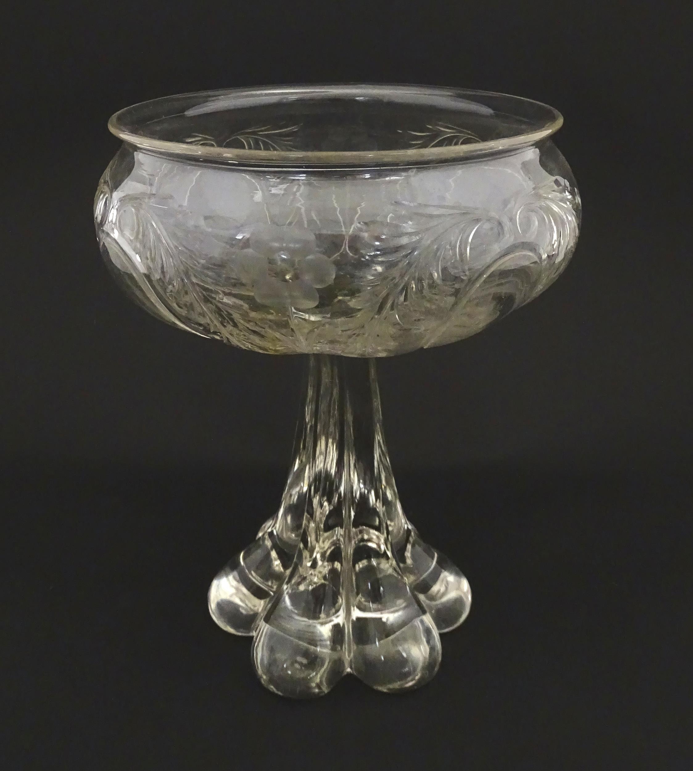 A glass centrepiece bowl comport with engraved floral and foliate detail on a lobed pedestal foot. - Image 4 of 6