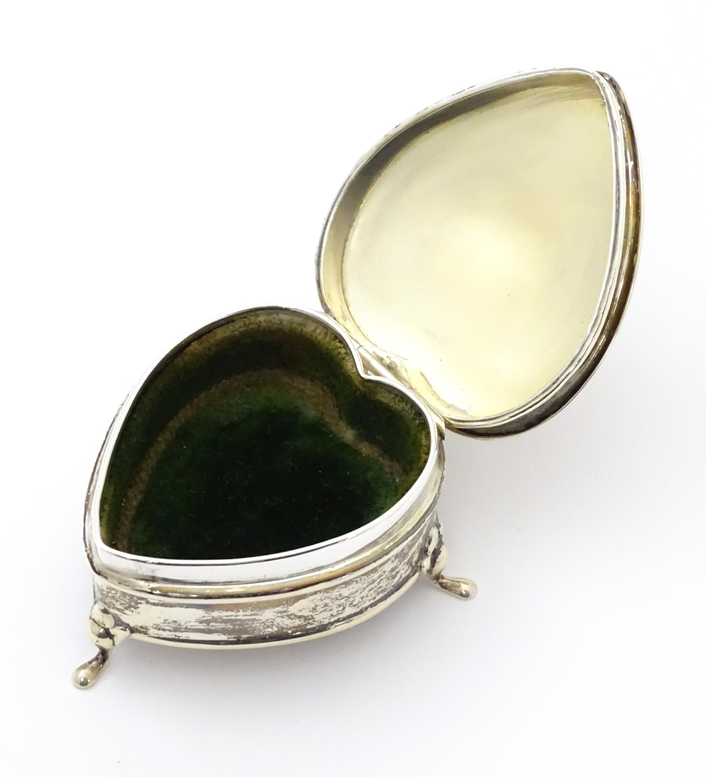 A silver ring box of heart form hallmarked Birmingham 1912, maker Synyer & Beddoes. Approx. 2 1/4" - Image 7 of 8