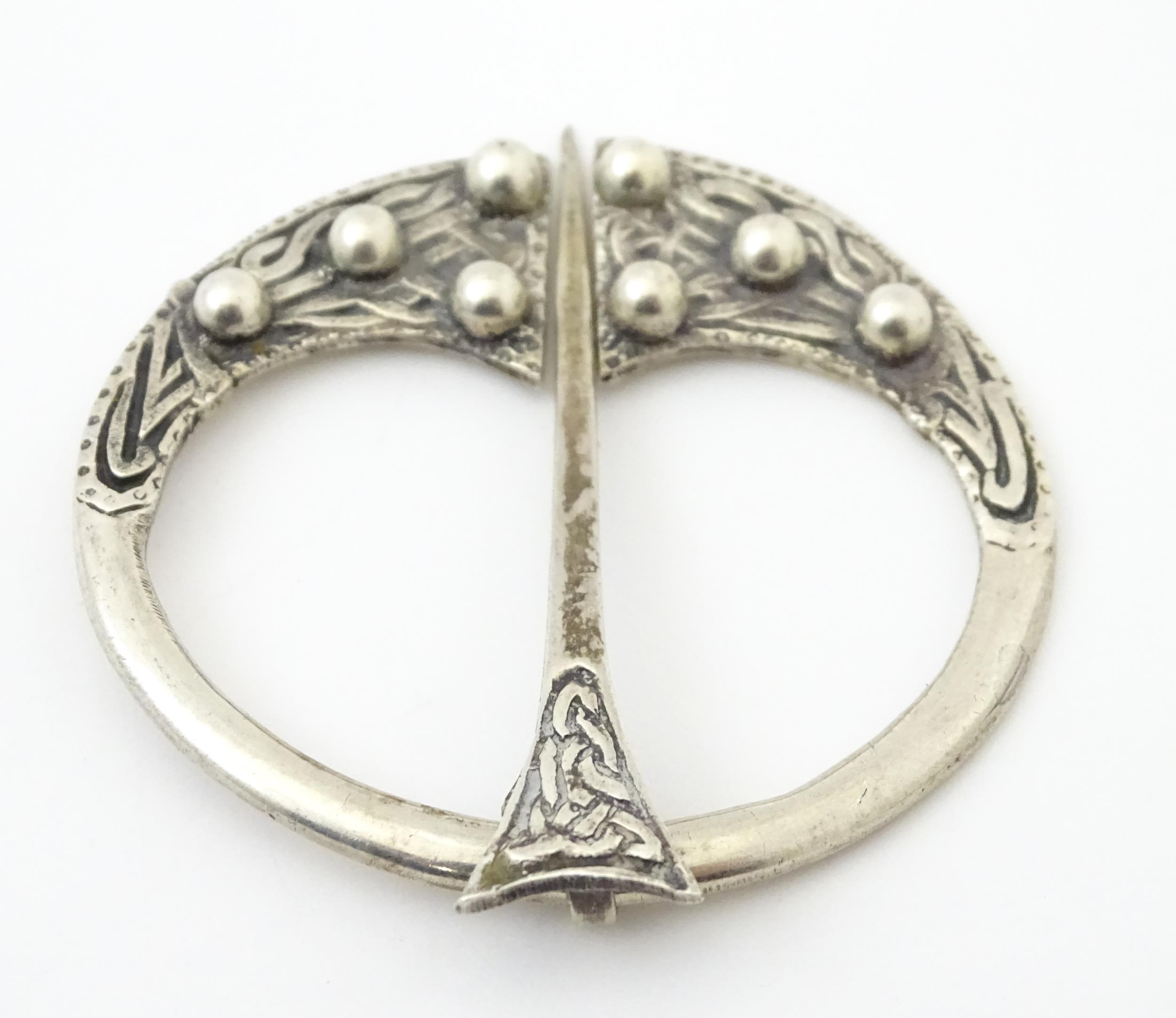 A Scottish silver penannular brooch / pin with Celtic decoration. Hallmarked Glasgow 1941 maker - Image 2 of 8