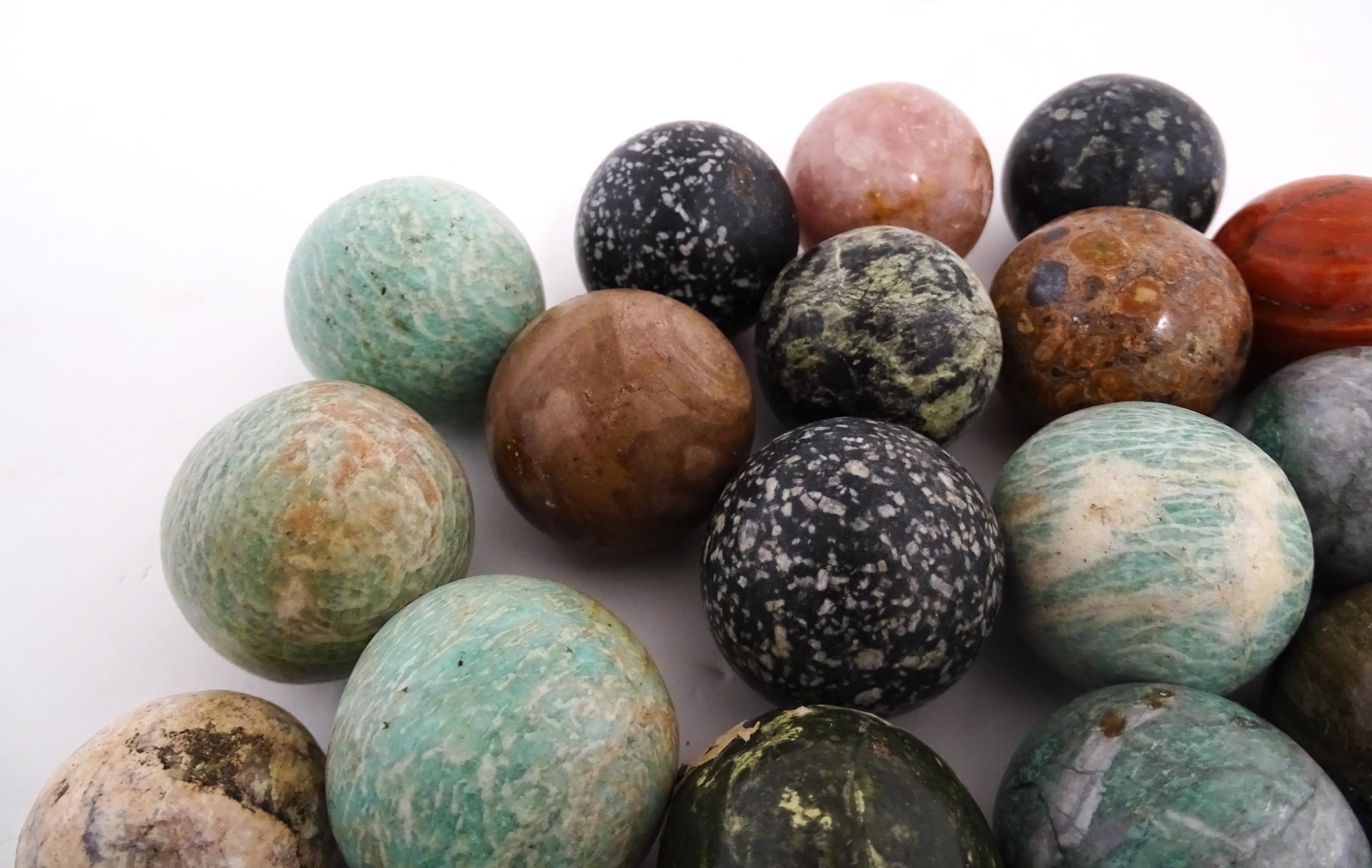 Natural History / Geology Interest: A quantity of polished hardstone specimen spheres, examples to - Image 4 of 9