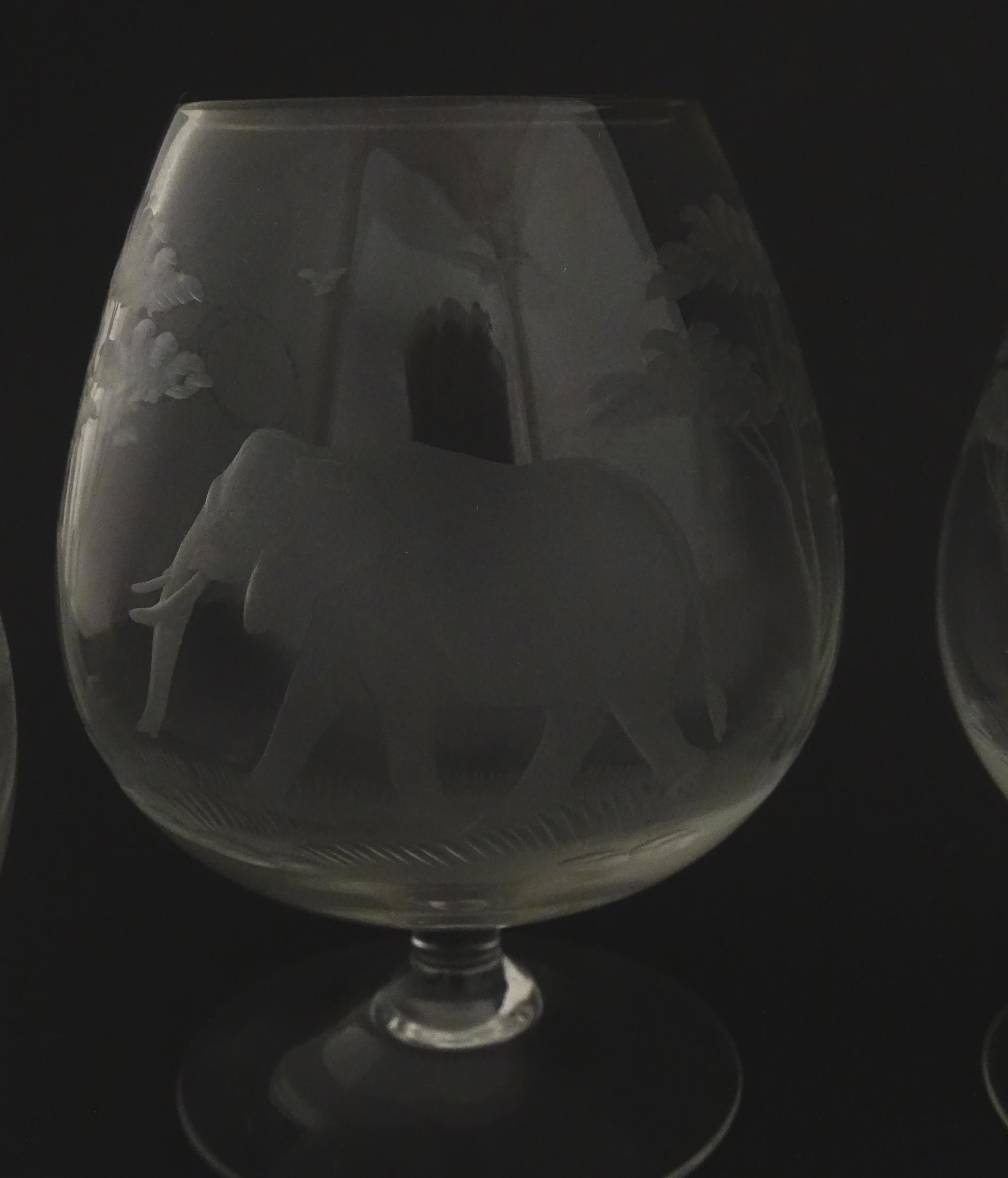 Six Rowland Ward brandy glasses with engraved Safari animal detail. Unsigned Approx. 4 3/4" high (6) - Bild 8 aus 14