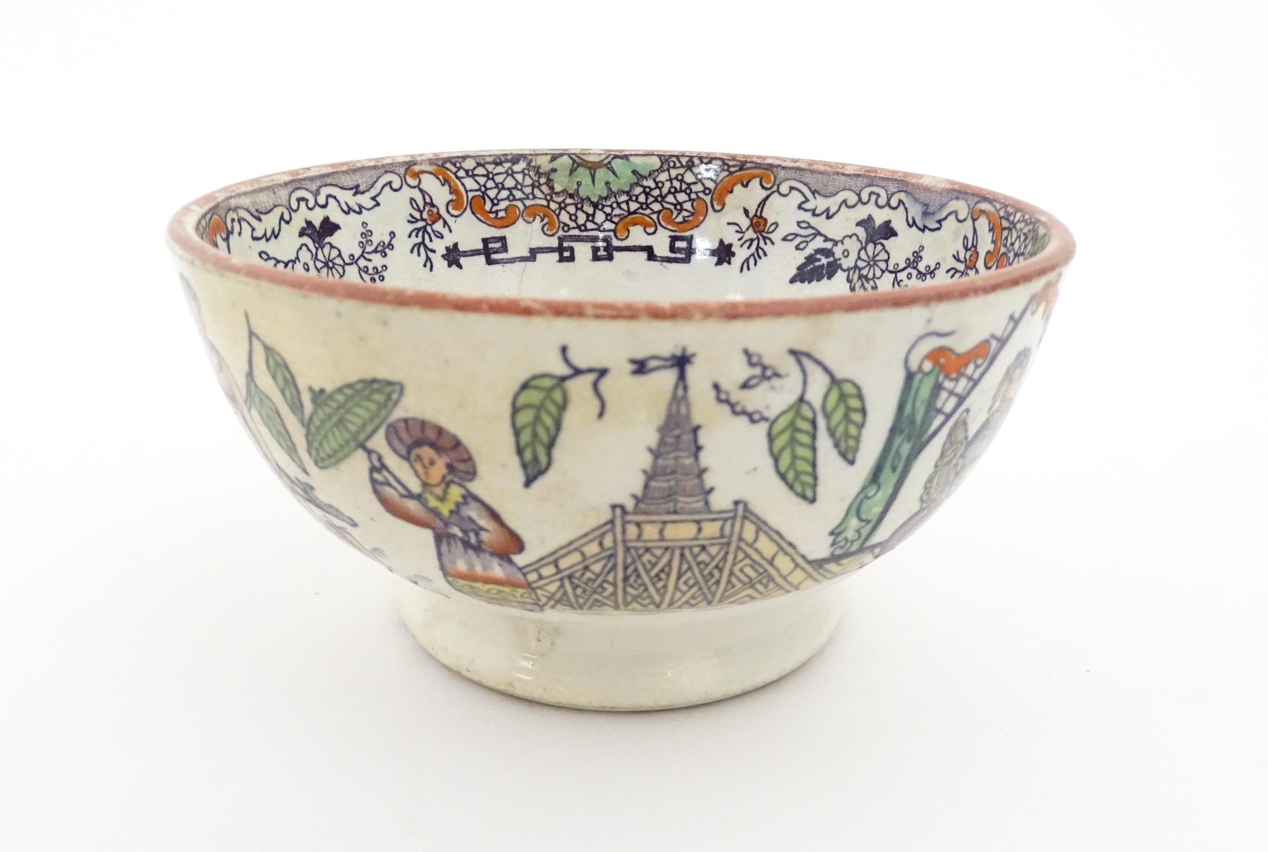 A Scottish bowl with Chinoiserie depicting figures in a landscape. Possibly Bell's Pottery. - Image 10 of 11