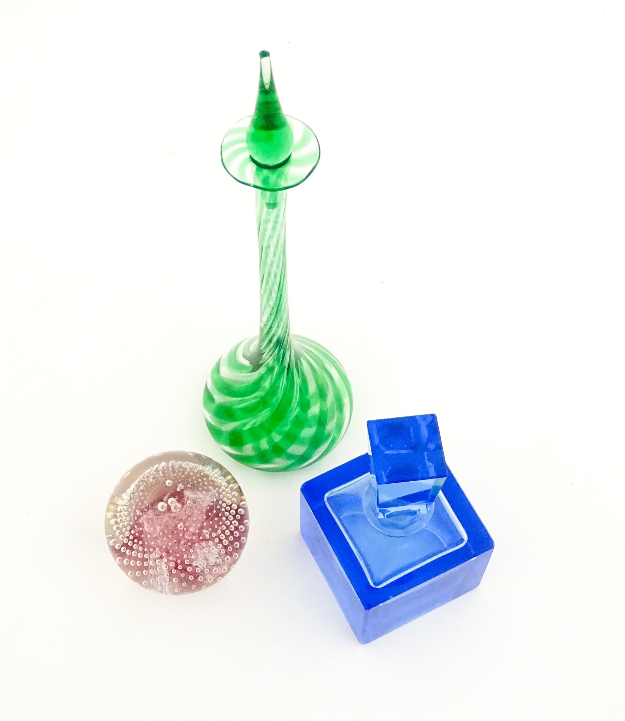 Three assorted items of art glass to include a retro blue glass perfume / scent bottle and - Image 7 of 9
