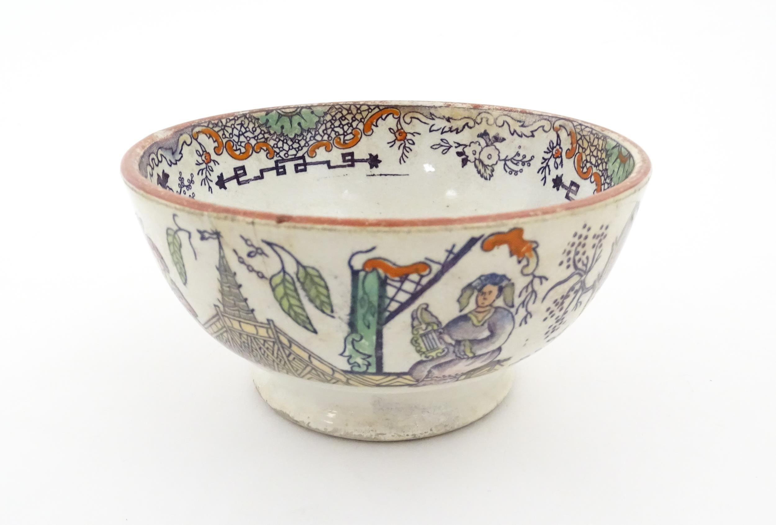 A Scottish bowl with Chinoiserie depicting figures in a landscape. Possibly Bell's Pottery. - Image 5 of 11