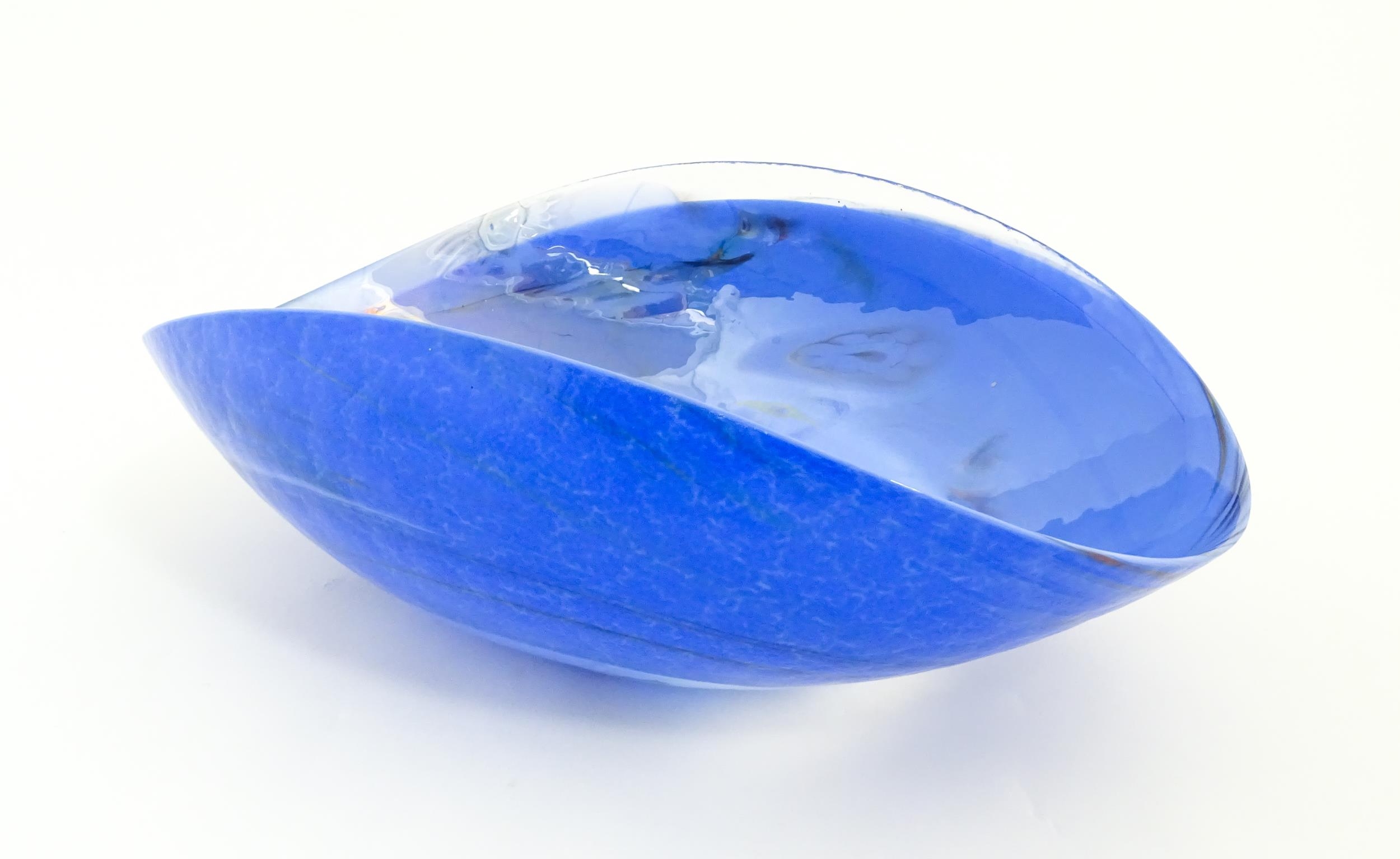 A large Murano art glass lustre bowl / centrepiece of shaped form. Marked under Yalos casa, - Image 5 of 8