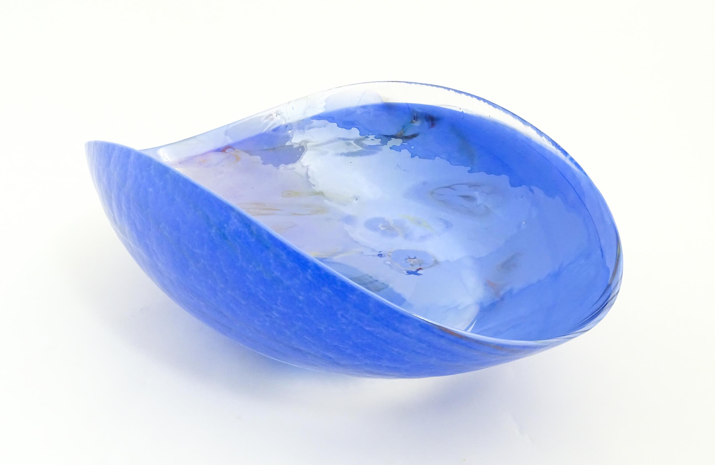 A large Murano art glass lustre bowl / centrepiece of shaped form. Marked under Yalos casa, - Image 4 of 8