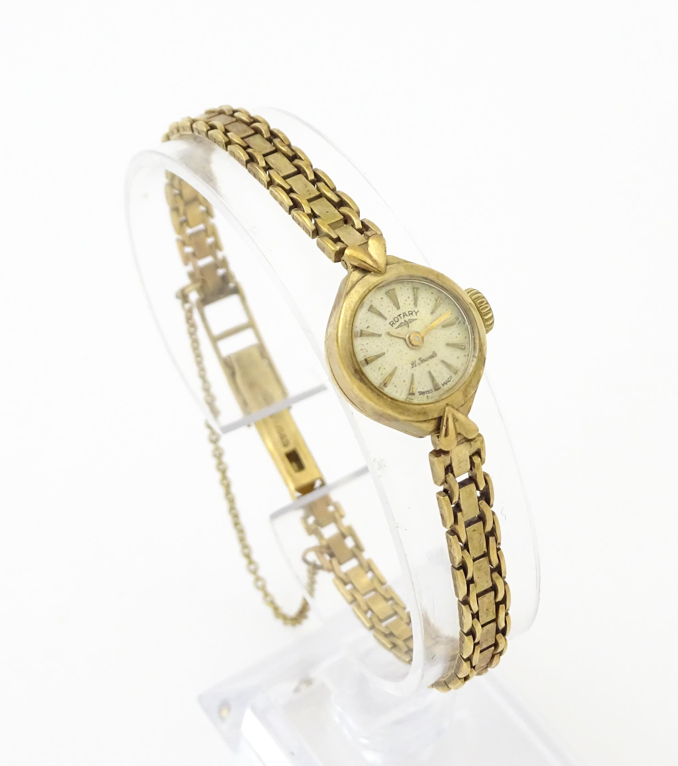 A 9ct gold cased ladies wristwatch by Rotary with 9ct gold bracelet strap . Approx 1/2" wide - Image 4 of 13