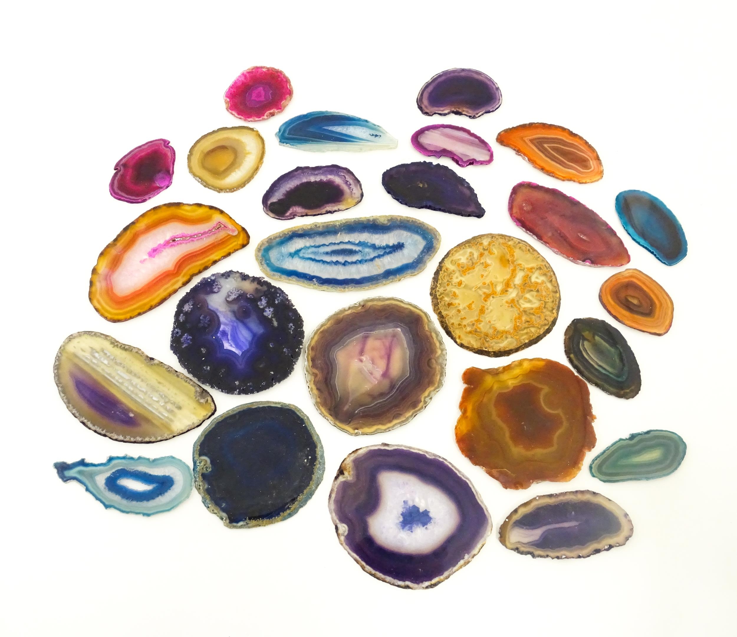 Natural History / Geology Interest: A quantity of polished hardstone slices, to include amethyst,