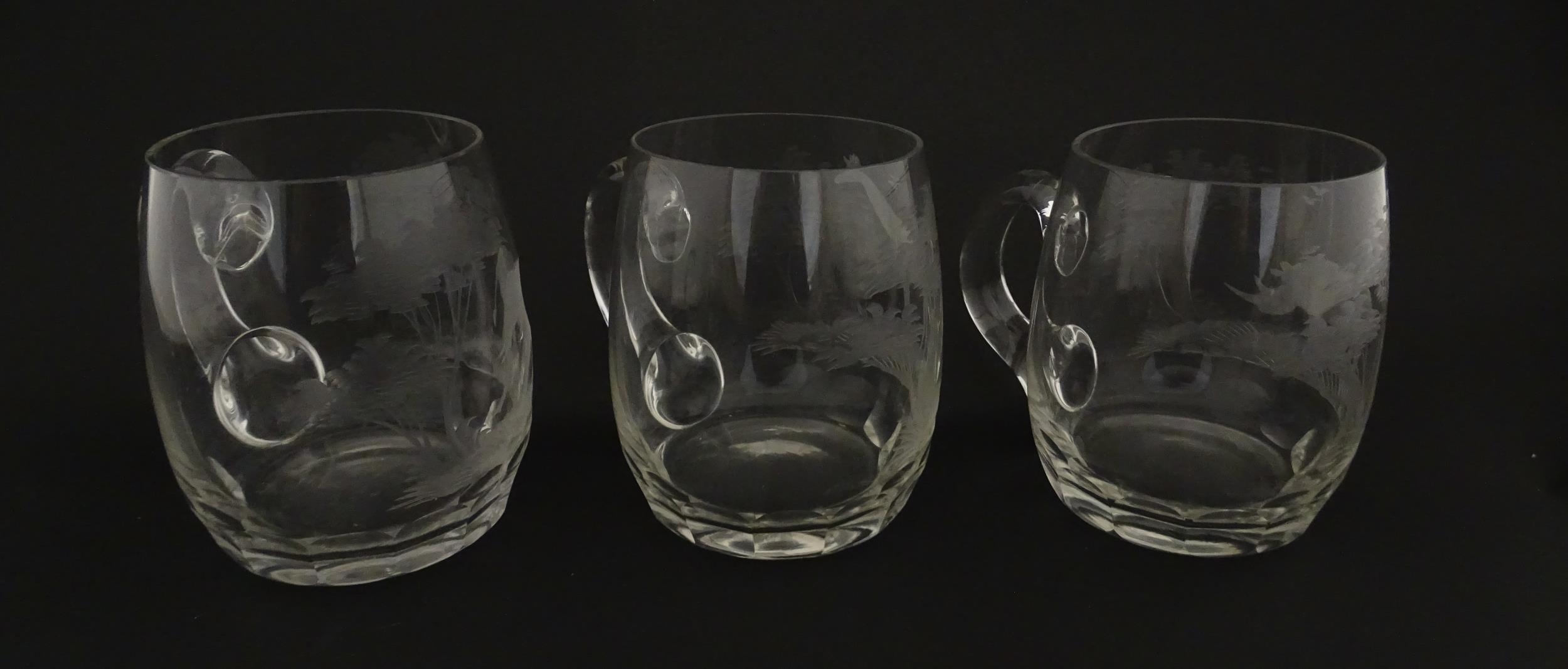 Seven Rowland Ward pint mugs / glasses with engraved Safari animal detail. Unsigned. Approx. 4 1/ - Image 23 of 26