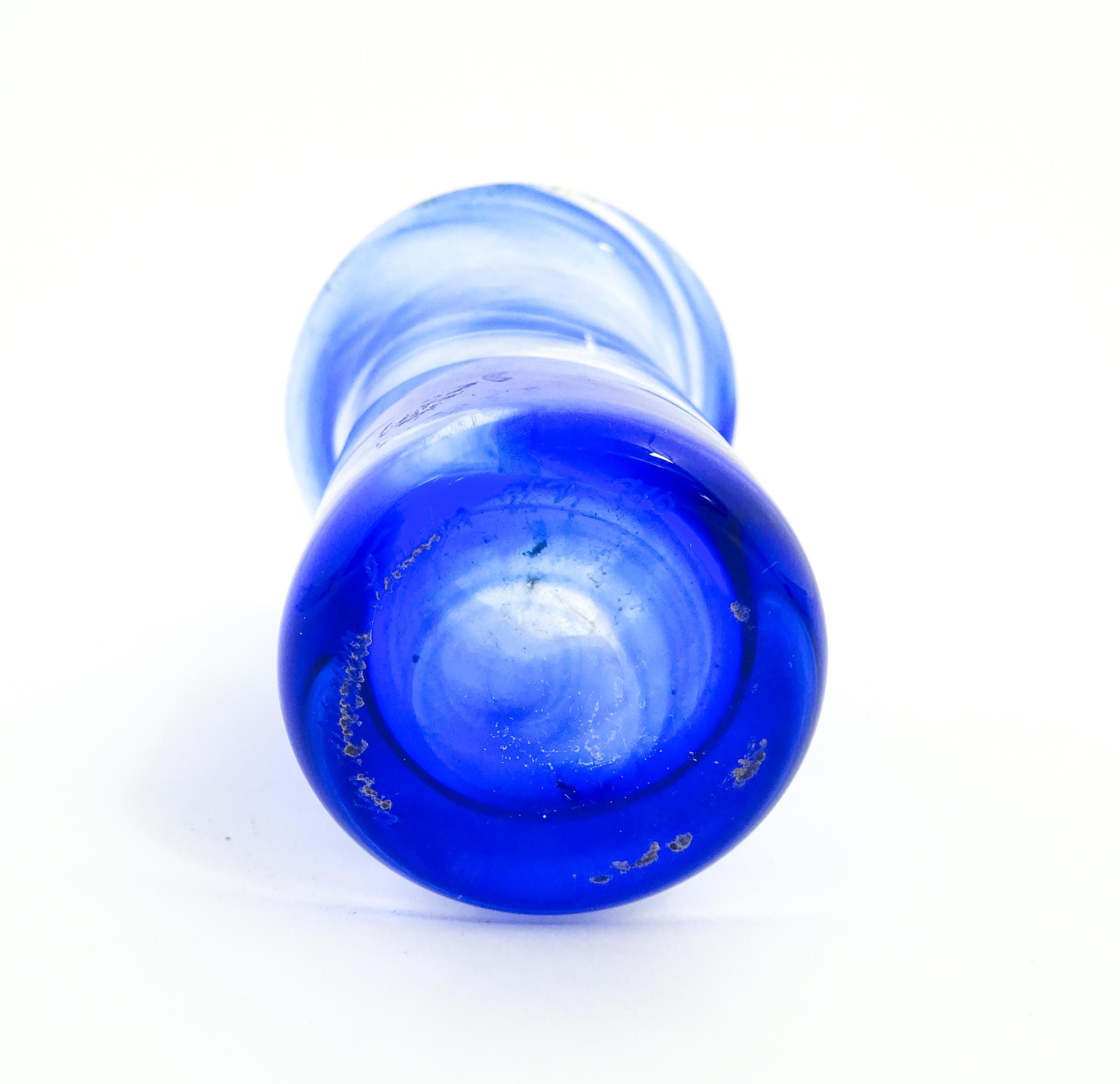 A Swedish Vas Vitreum blue glass vase with flared rim, signed under Vas Vitreum Sweden. Approx. 4 - Image 2 of 6