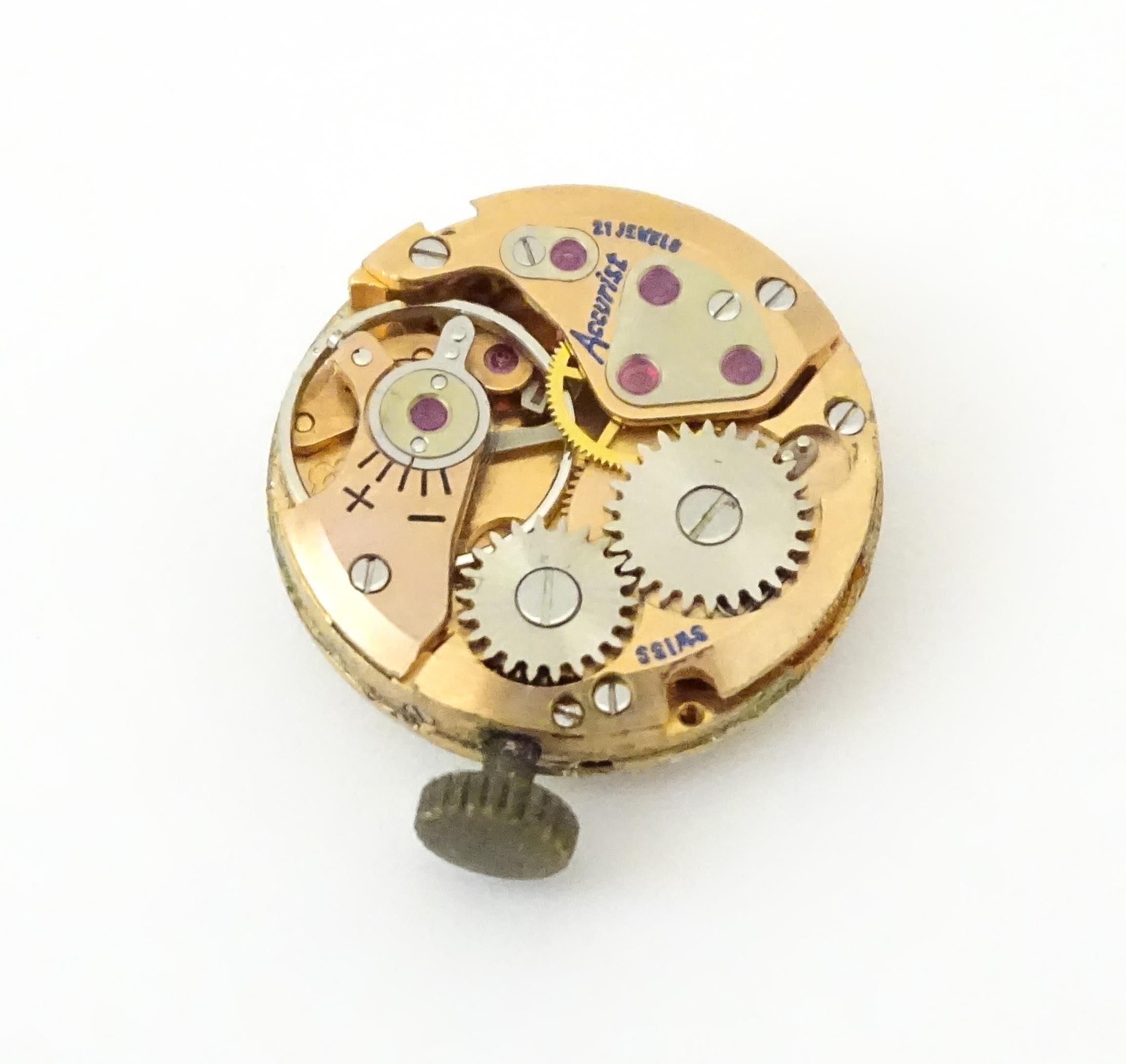 Two 9ct gold cased ladies wristwatches to include one watch by Accurist. Approx 1/2" wide (2) Please - Image 14 of 14