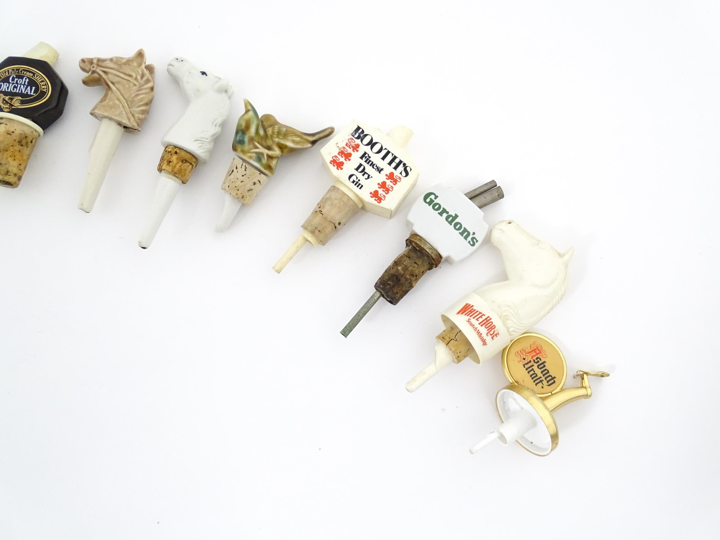 Breweriana : A quantity of assorted 20thC advertising bottle stoppers / pourers to include Booth's - Image 2 of 16