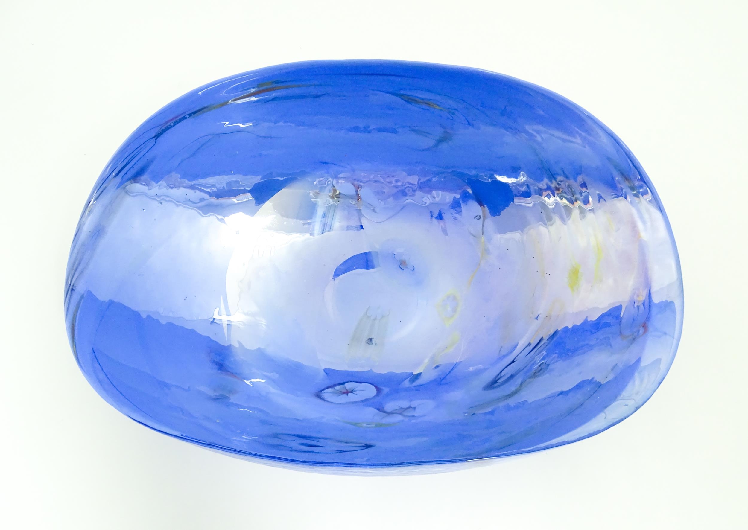 A large Murano art glass lustre bowl / centrepiece of shaped form. Marked under Yalos casa, - Image 7 of 8