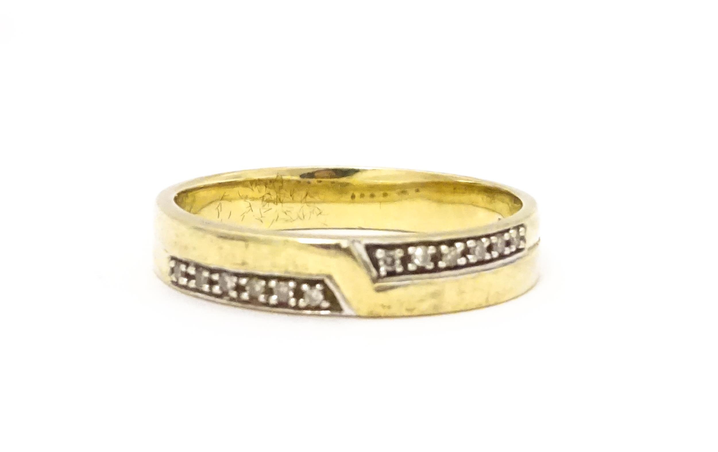 A 9ct gold ring set with white stones in white metal settings. Ring size approx. T Please Note - - Image 4 of 8