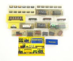 Toys - Model Train / Railway Interest : A quantity of scale model narrow gauge rolling stock to