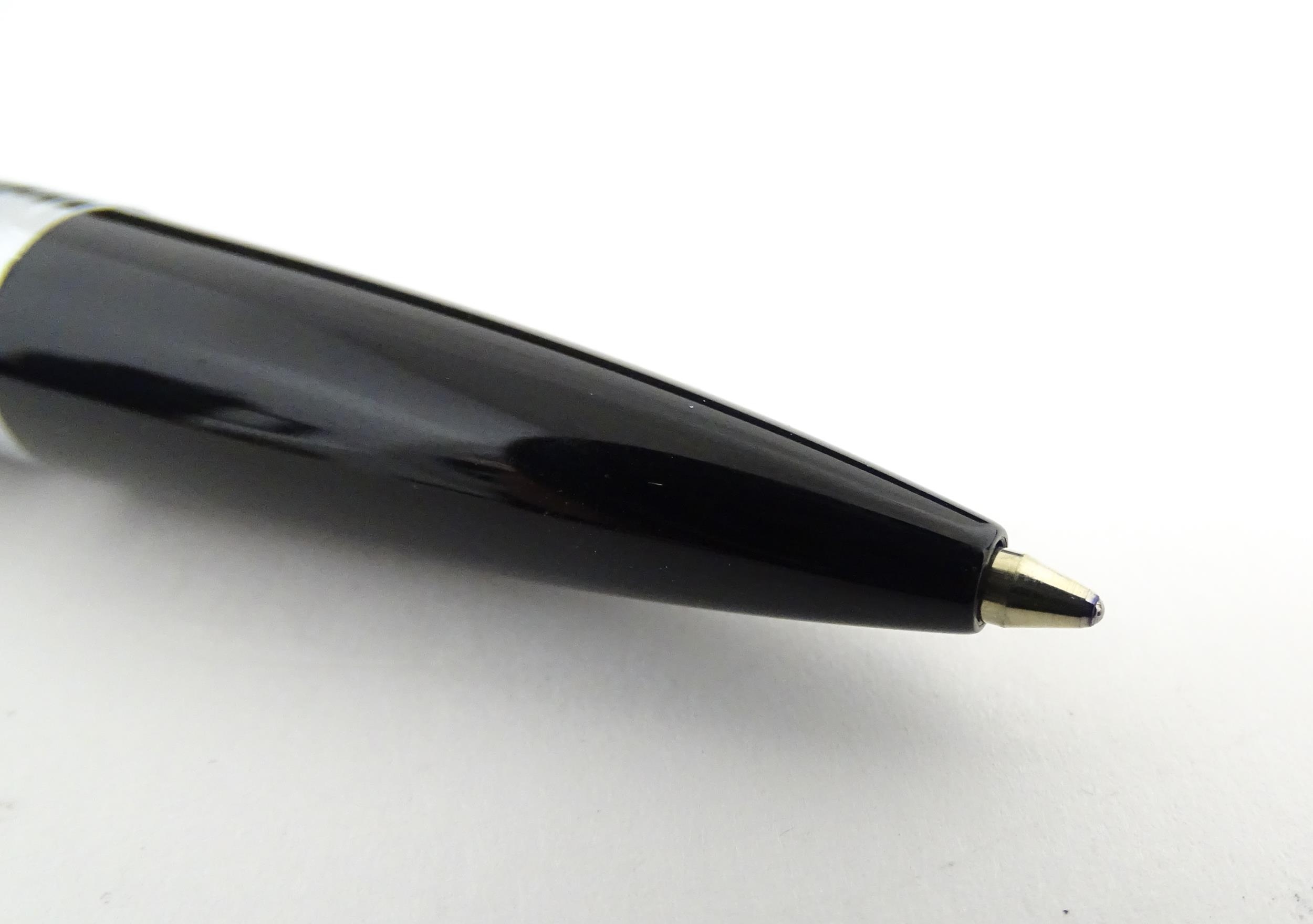 A quantity of pens, comprising a boxed Parker NL ballpoint, a boxed Parker IIIE ballpoint, a boxed - Image 14 of 25