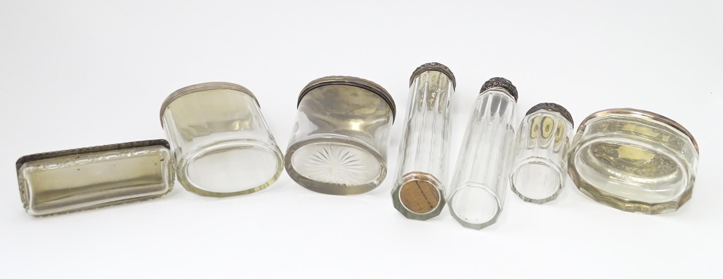 Seven assorted Victorian and later glass and silver topped dressing table pots / jars, to include an - Image 21 of 23