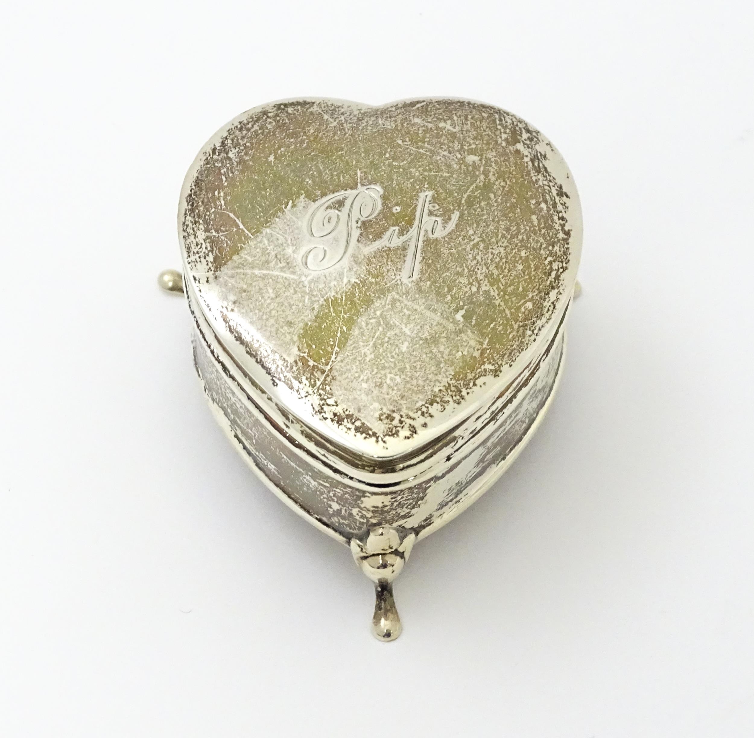 A silver ring box of heart form hallmarked Birmingham 1912, maker Synyer & Beddoes. Approx. 2 1/4" - Image 2 of 8