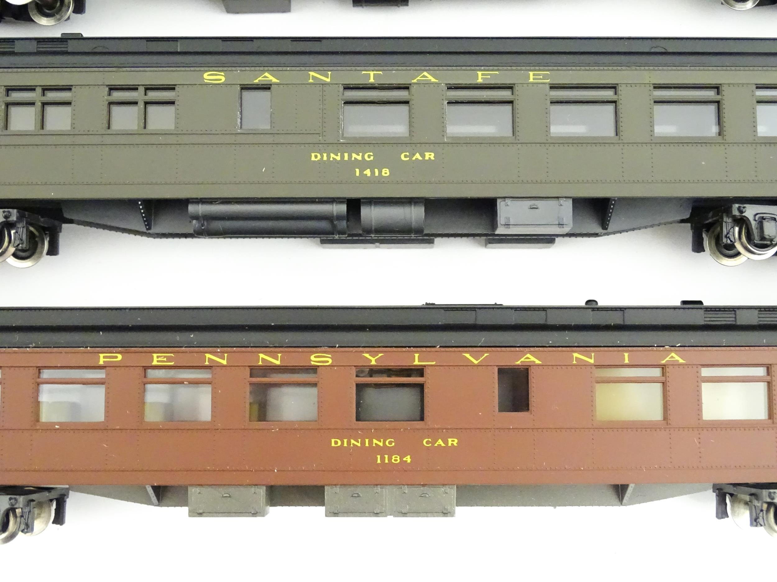 Toys - Model Train / Railway Interest : Nine scale model HO gauge train carriages to include - Image 20 of 21