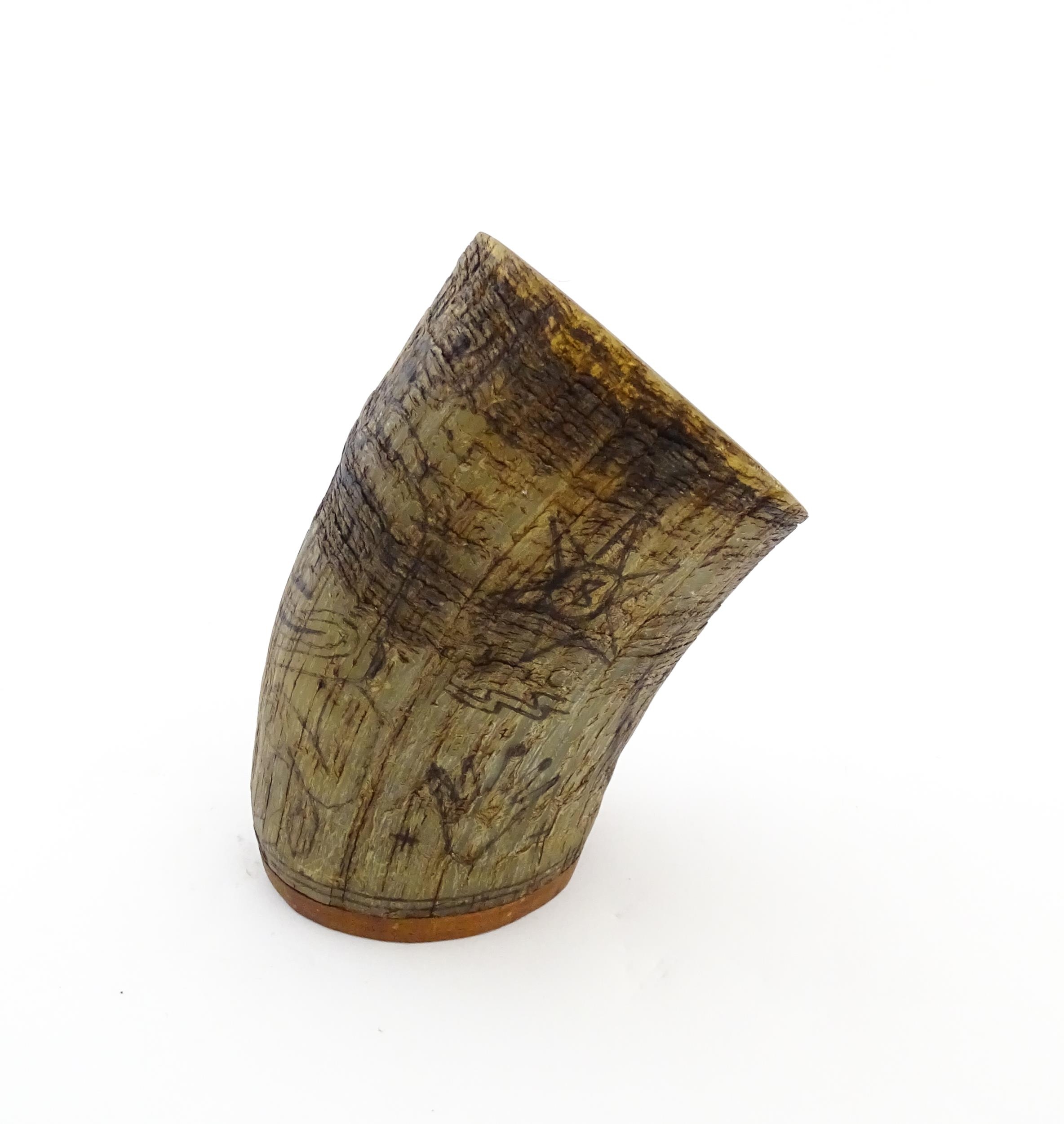 A 19thC horn vessel with wooden base having naive penwork detail. Approx. 6 1/2" high Please - Image 3 of 9