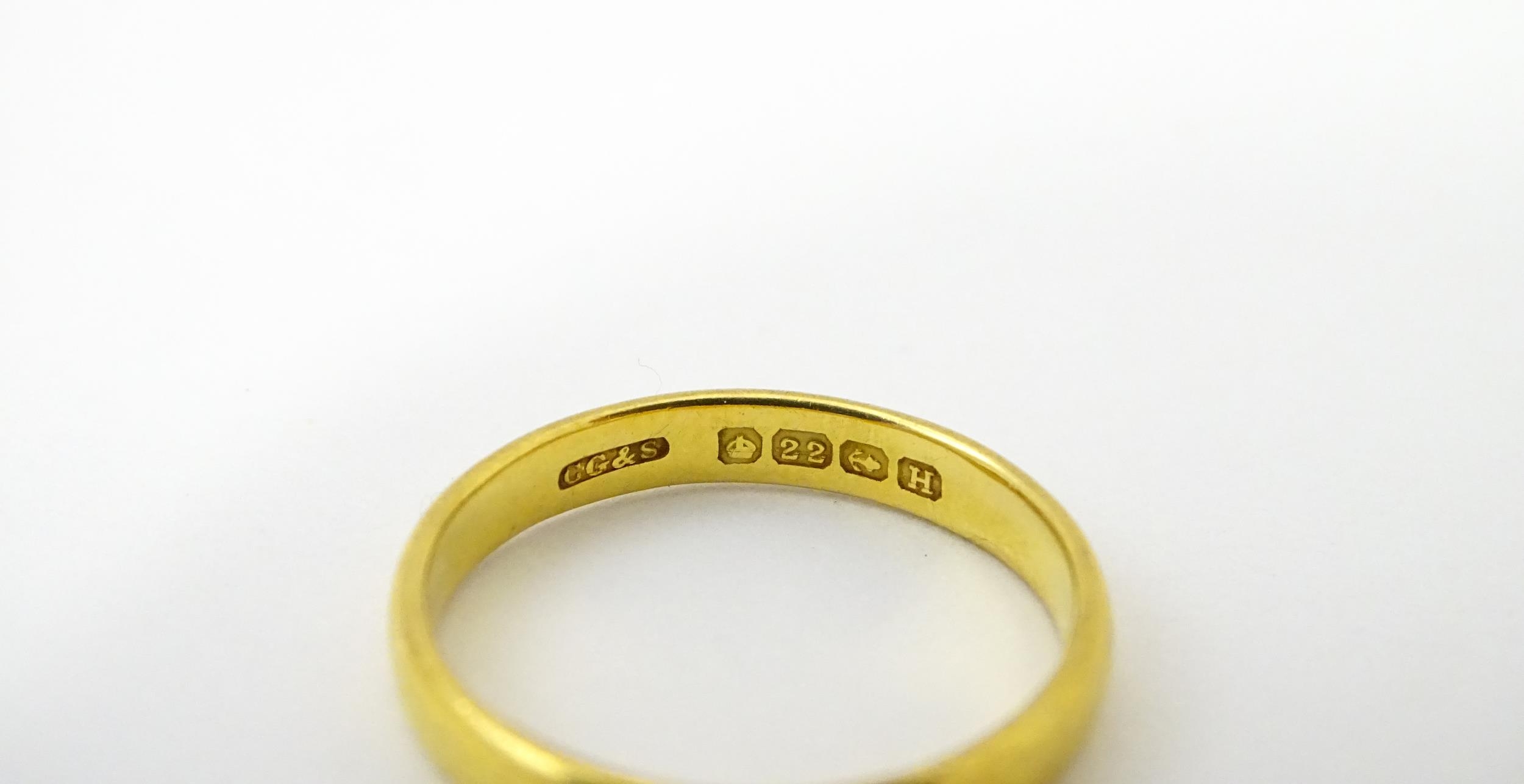 A 22ct gold ring / wedding band. Ring size approx. L 1/2 Please Note - we do not make reference to - Image 2 of 6
