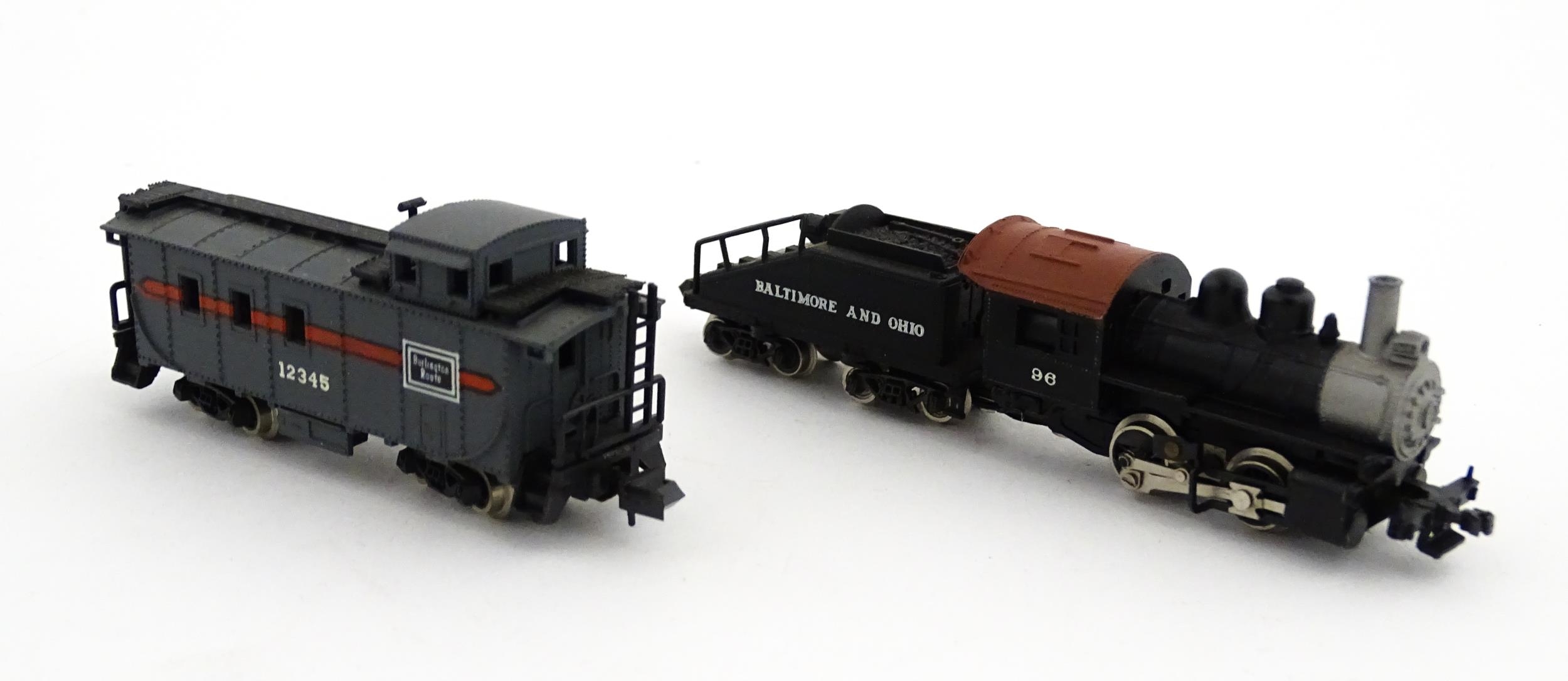 Toys - Model Train / Railway Interest : A quantity of scale model N gauge locomotive engines and - Image 14 of 14