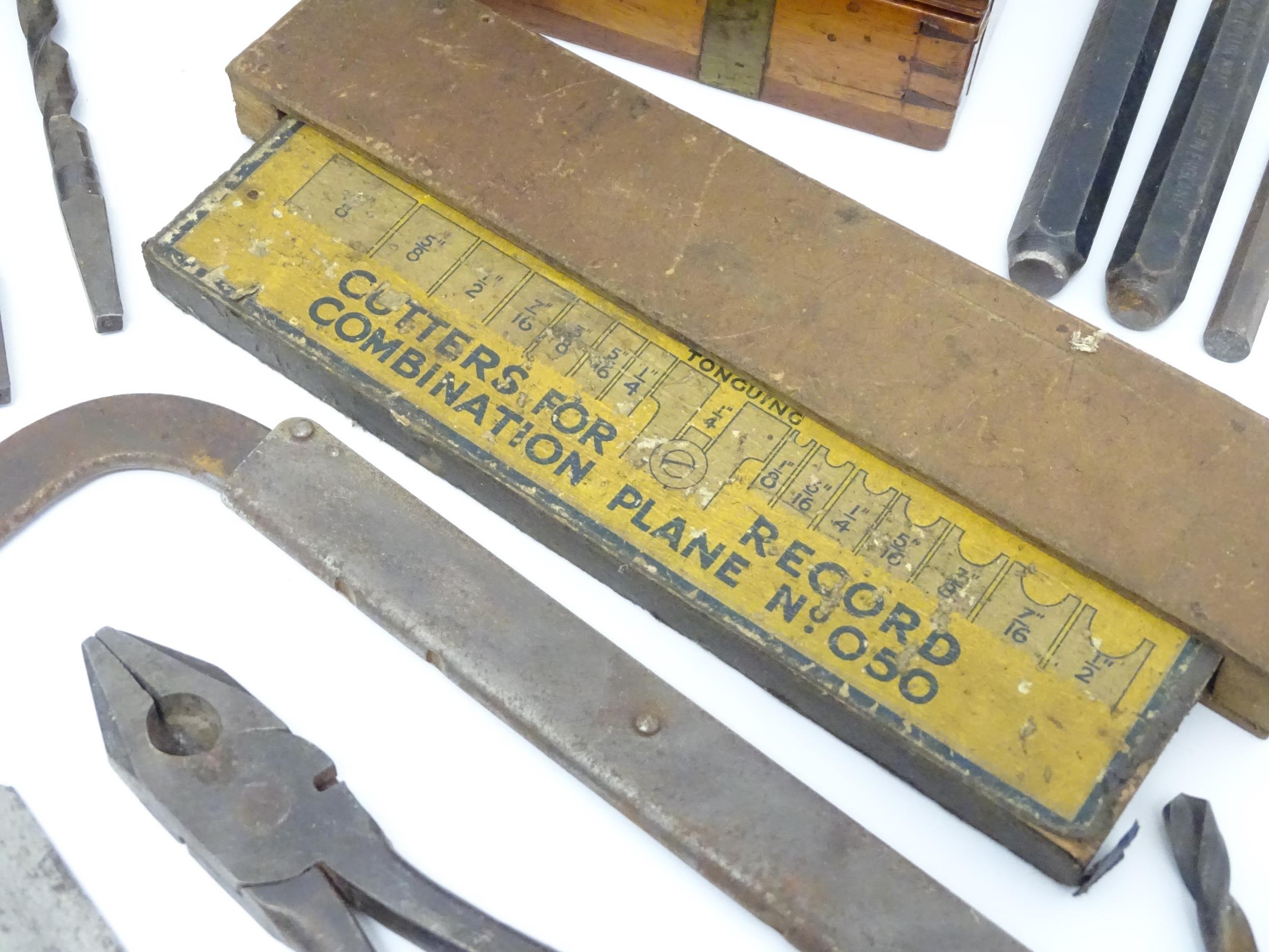 A quantity of assorted mid 20thC tools, to include chisels by Ward, Woodcock and Marples, together - Image 4 of 16