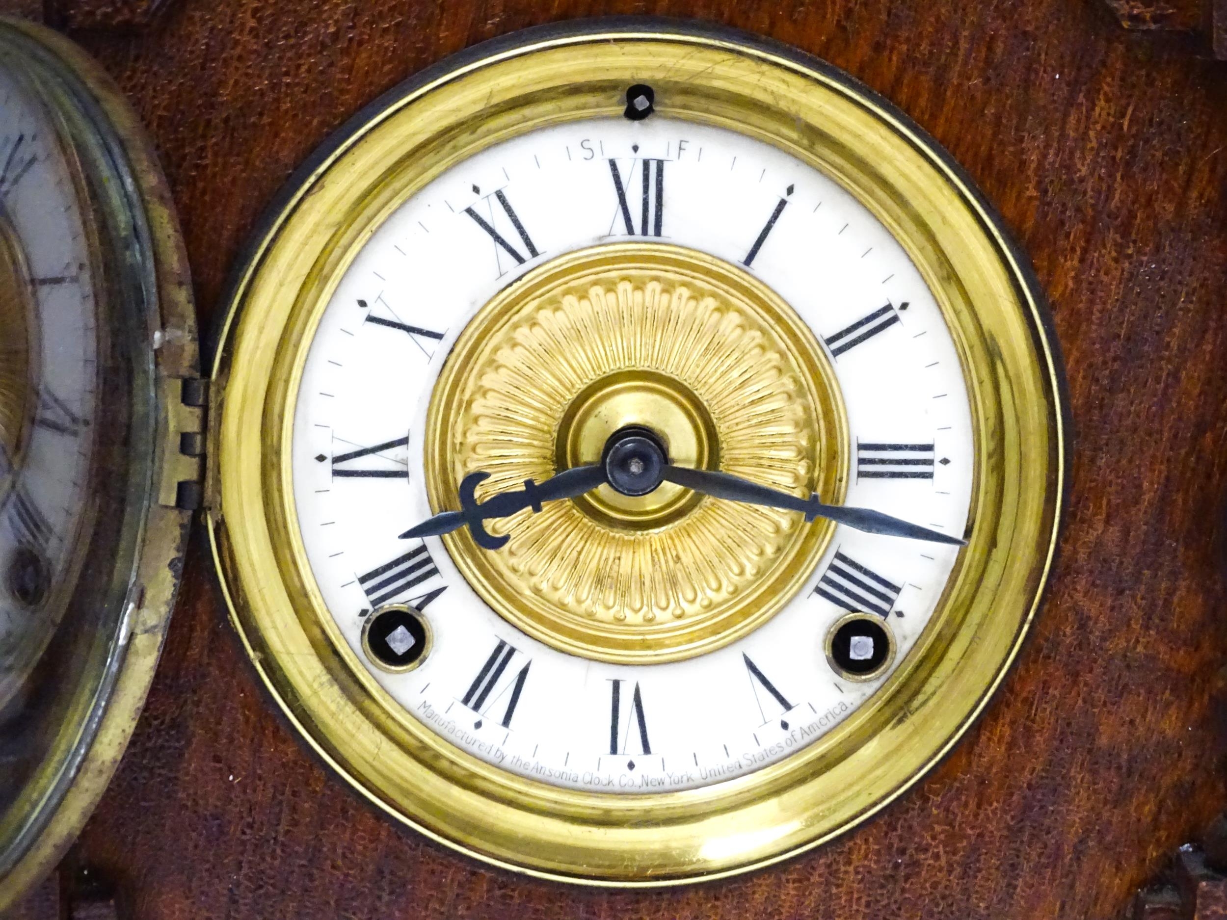 A Late 19thC / Early 20thC American oak cased mantle clock by the Ansonia Clock Company - New - Image 4 of 12