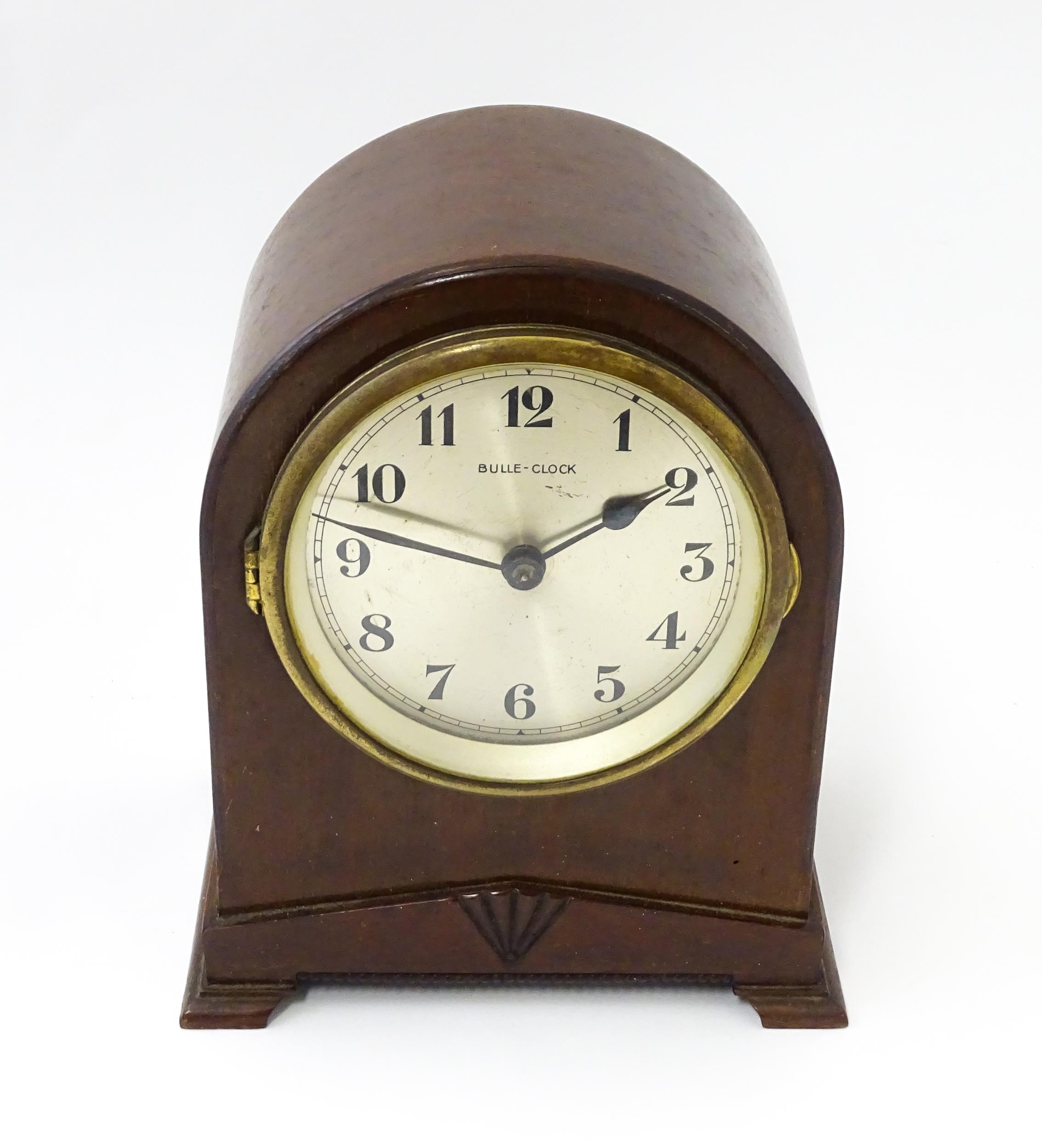 Bulle - Clock : A French Art Deco mahogany cased electric mantel clock by Bulle. model XC. Approx. 8 - Image 2 of 10