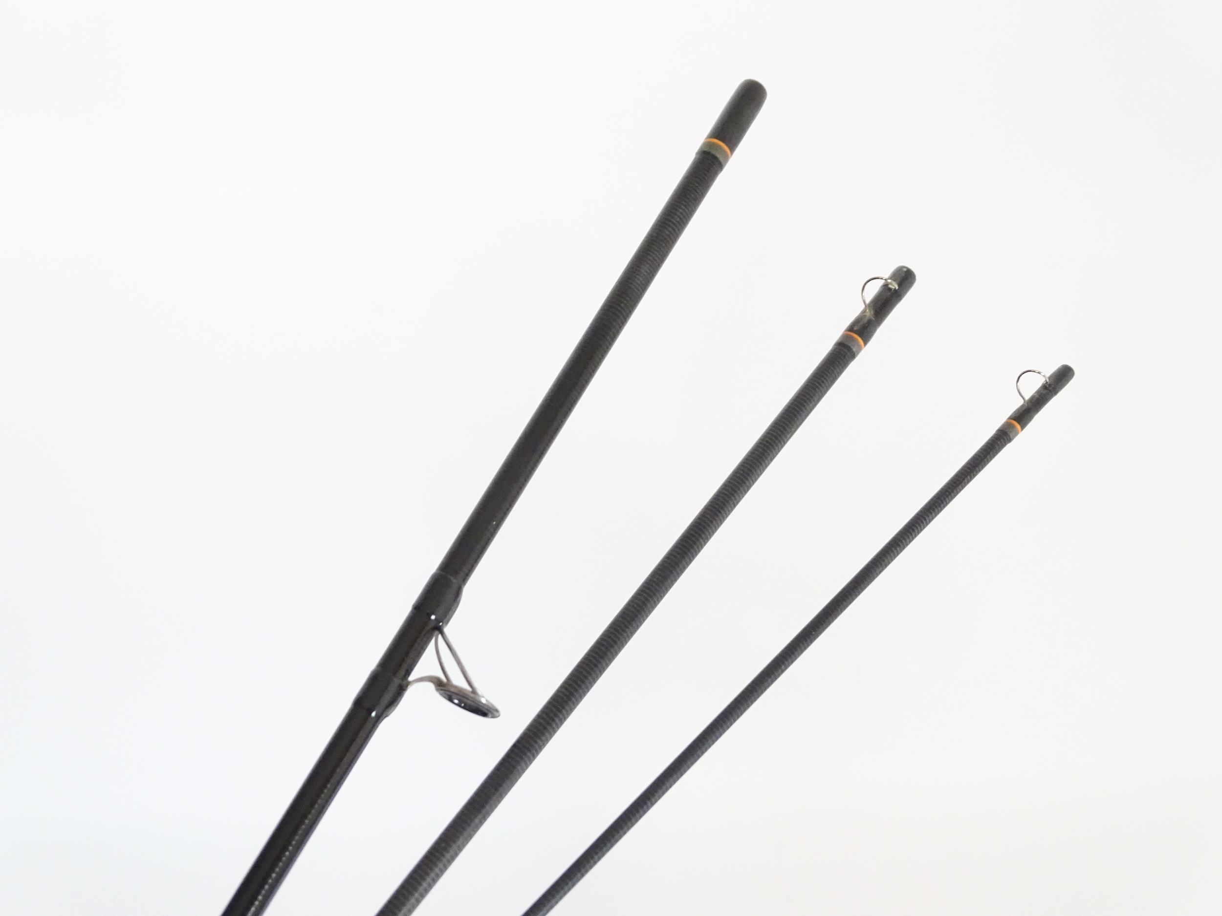 Fishing : a Scott (USA) 'Radian' carbon four-piece fly rod, serial number 402518, approx 114" - Image 7 of 7