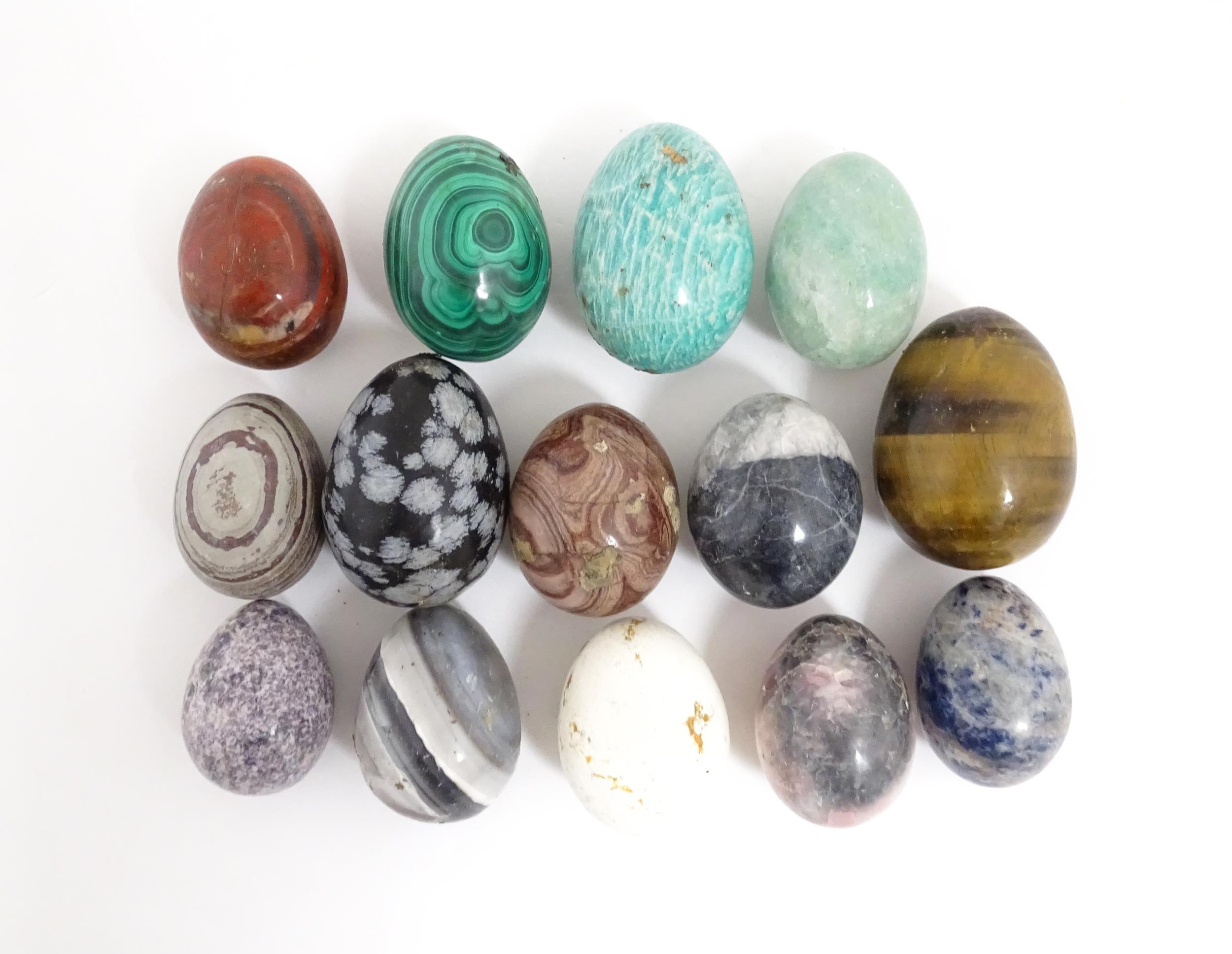 Natural History / Geology Interest: A quantity of assorted polished hardstone eggs to include - Image 5 of 13