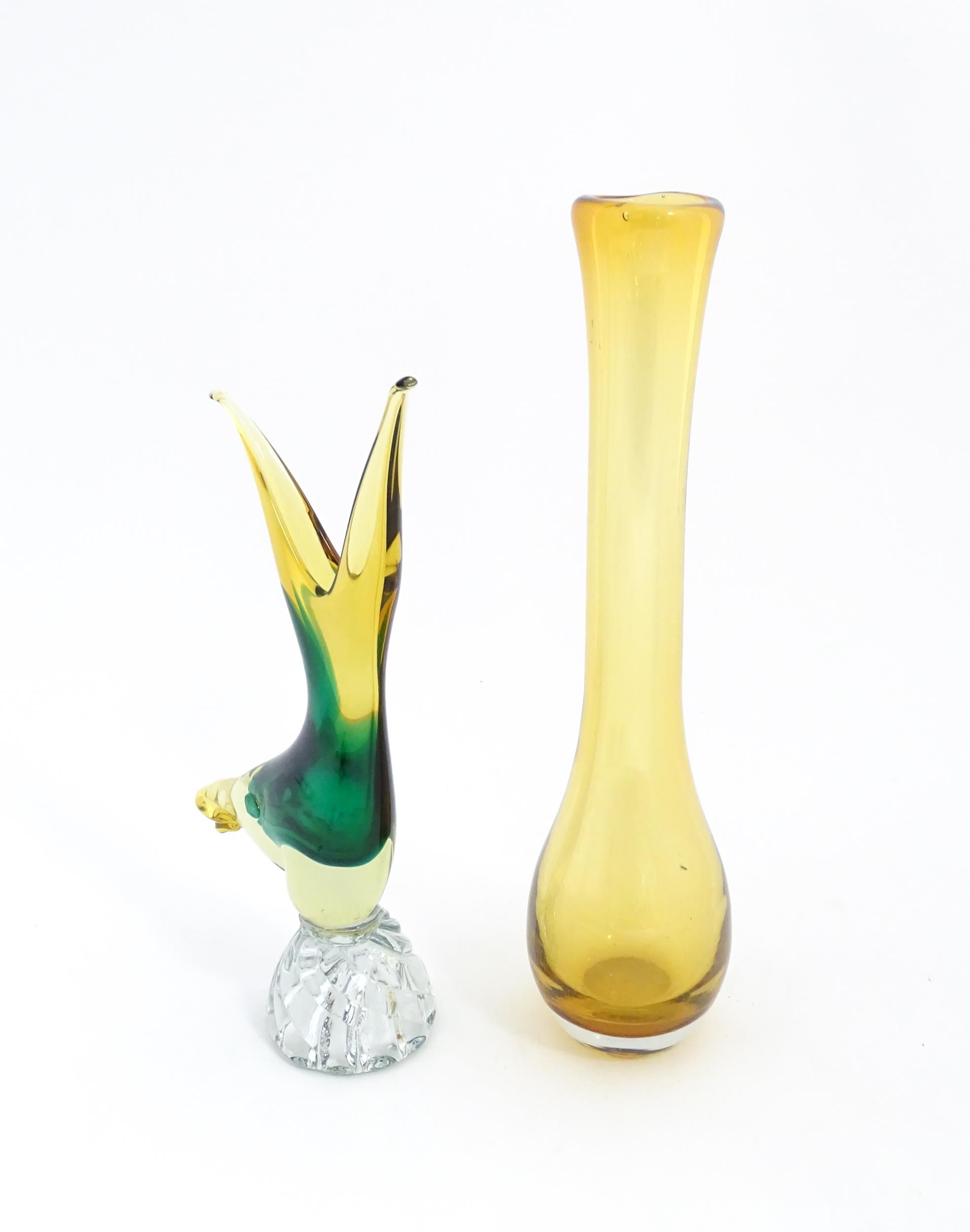 A Murano style glass vase modelled as a fish. Together with a studio glass vase of elongated form. - Image 6 of 7