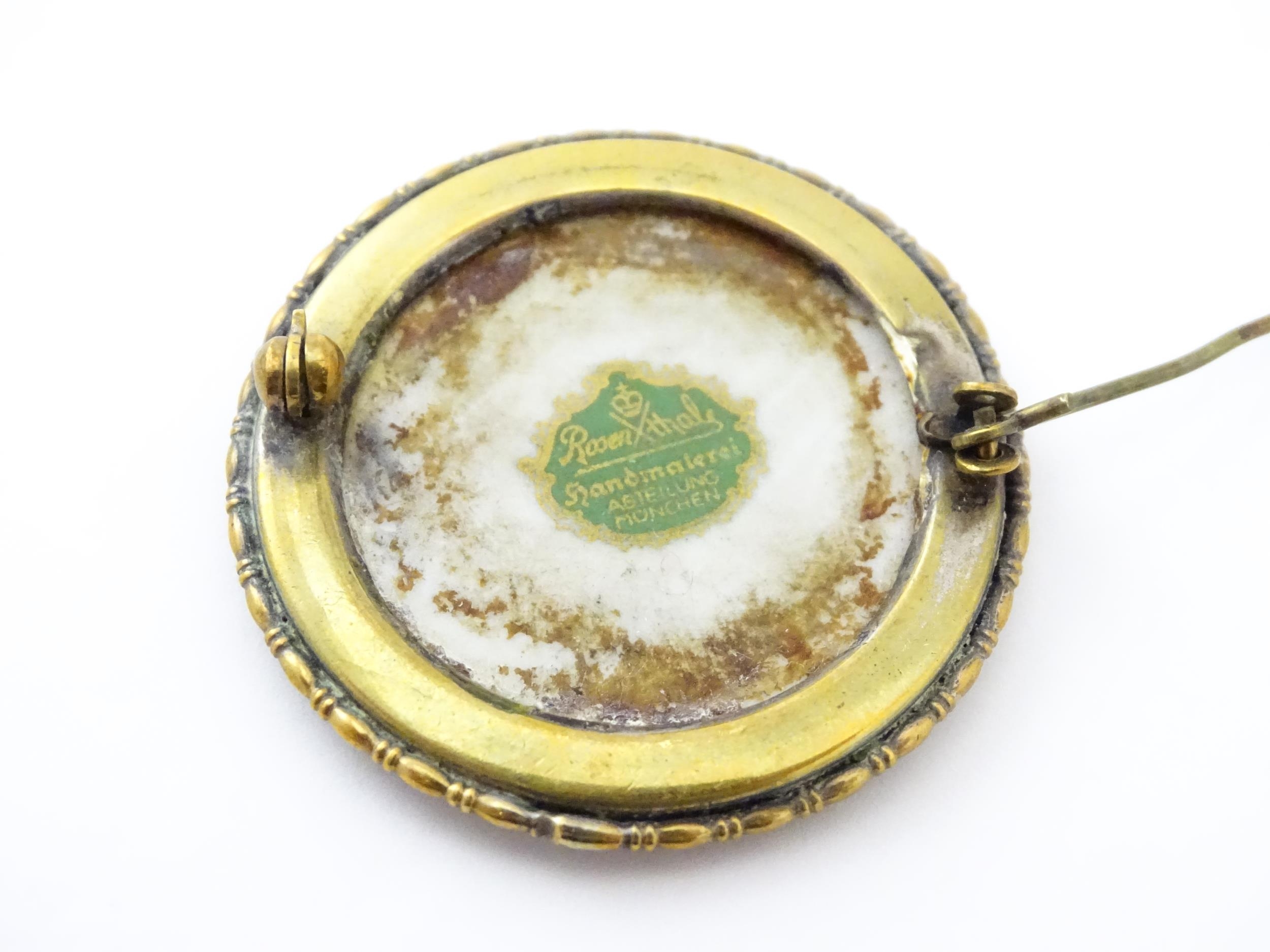 Four brooches comprising a Rosenthal brooch, a gilt metal brooch set with shell carved cameo - Image 8 of 13