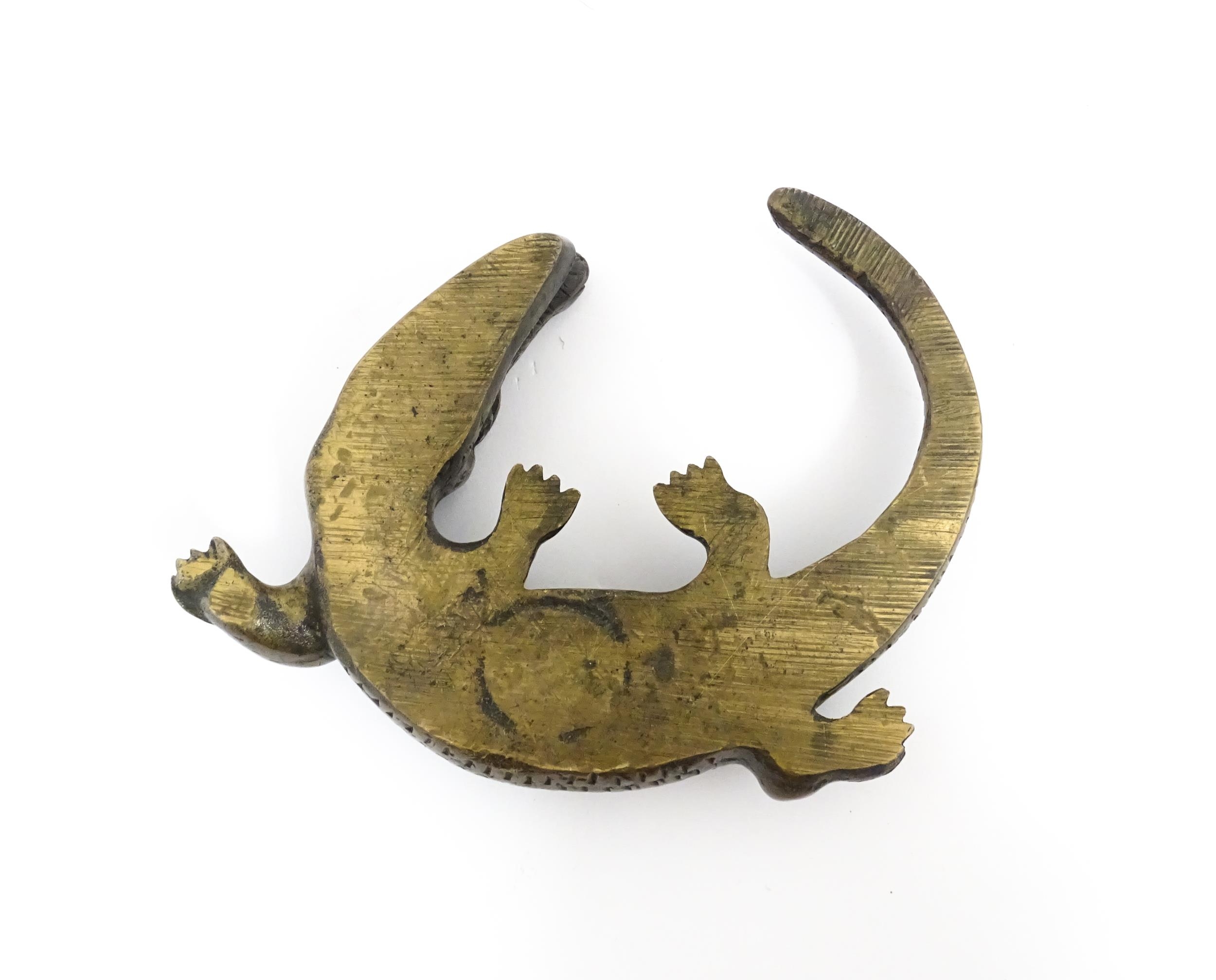 A 20thC cast bronze model of a crocodile / alligator. Approx. 5 1/4" wide Please Note - we do not - Image 7 of 7