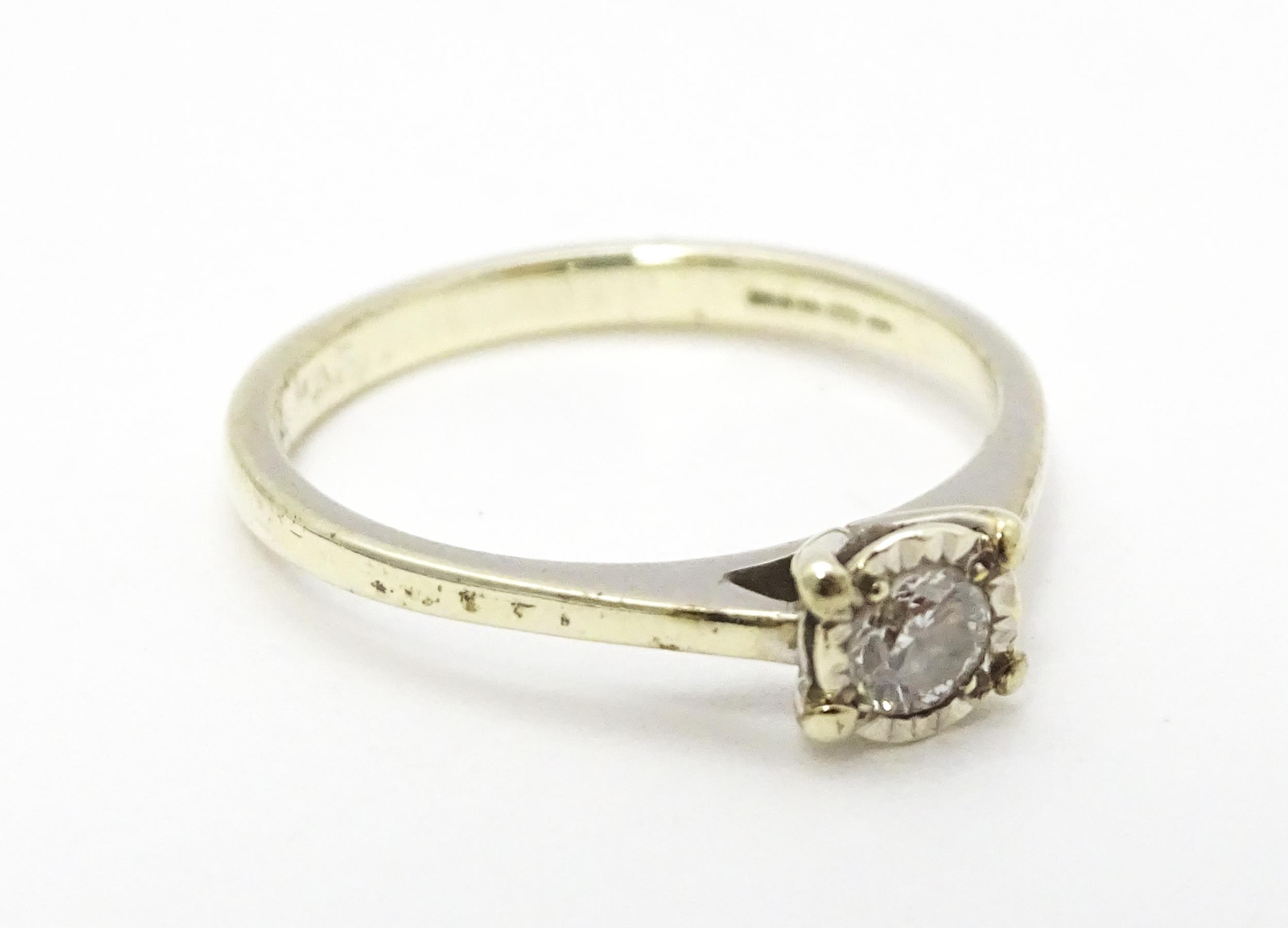 A 9ct white gold ring set with diamond solitaire. Ring size approx. J 1/2 Please Note - we do not - Image 5 of 7