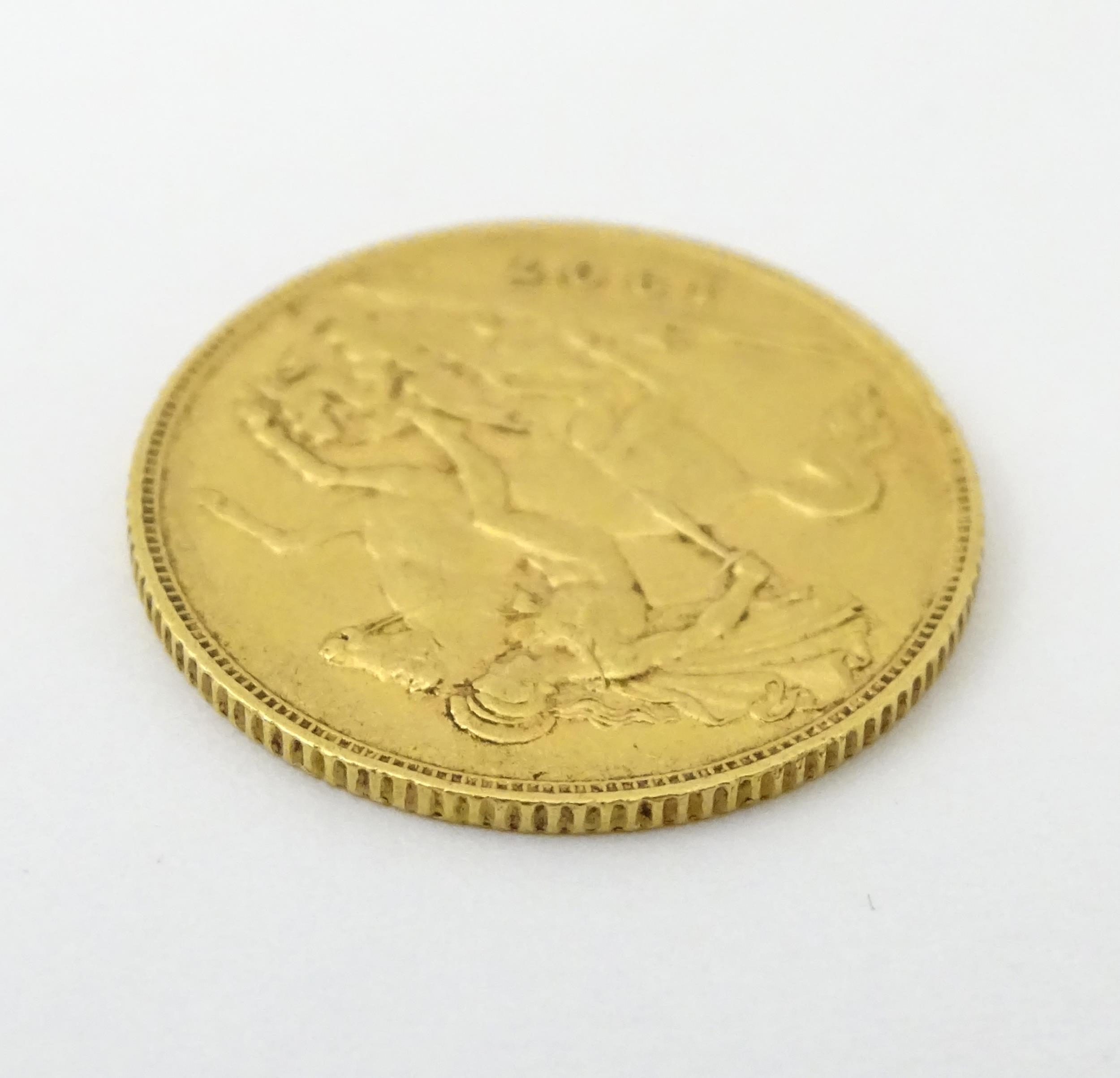 Coin : An Edward VII 1907 gold half sovereign (3.9g) Please Note - we do not make reference to the - Image 2 of 5