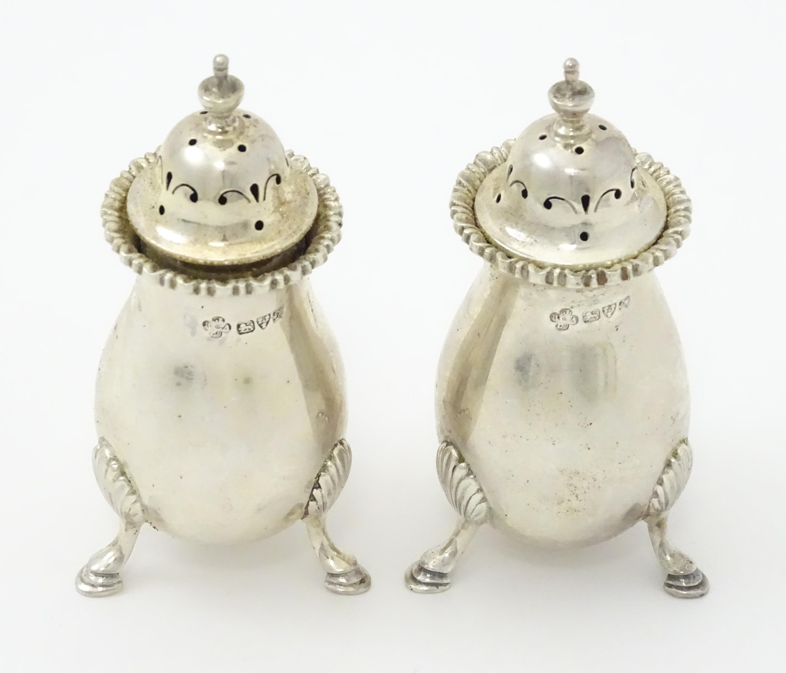 A pair of silver peppers hallmarked Chester 1911, maker Jay, Richard Attenborough Co Ltd. Approx. - Image 4 of 11