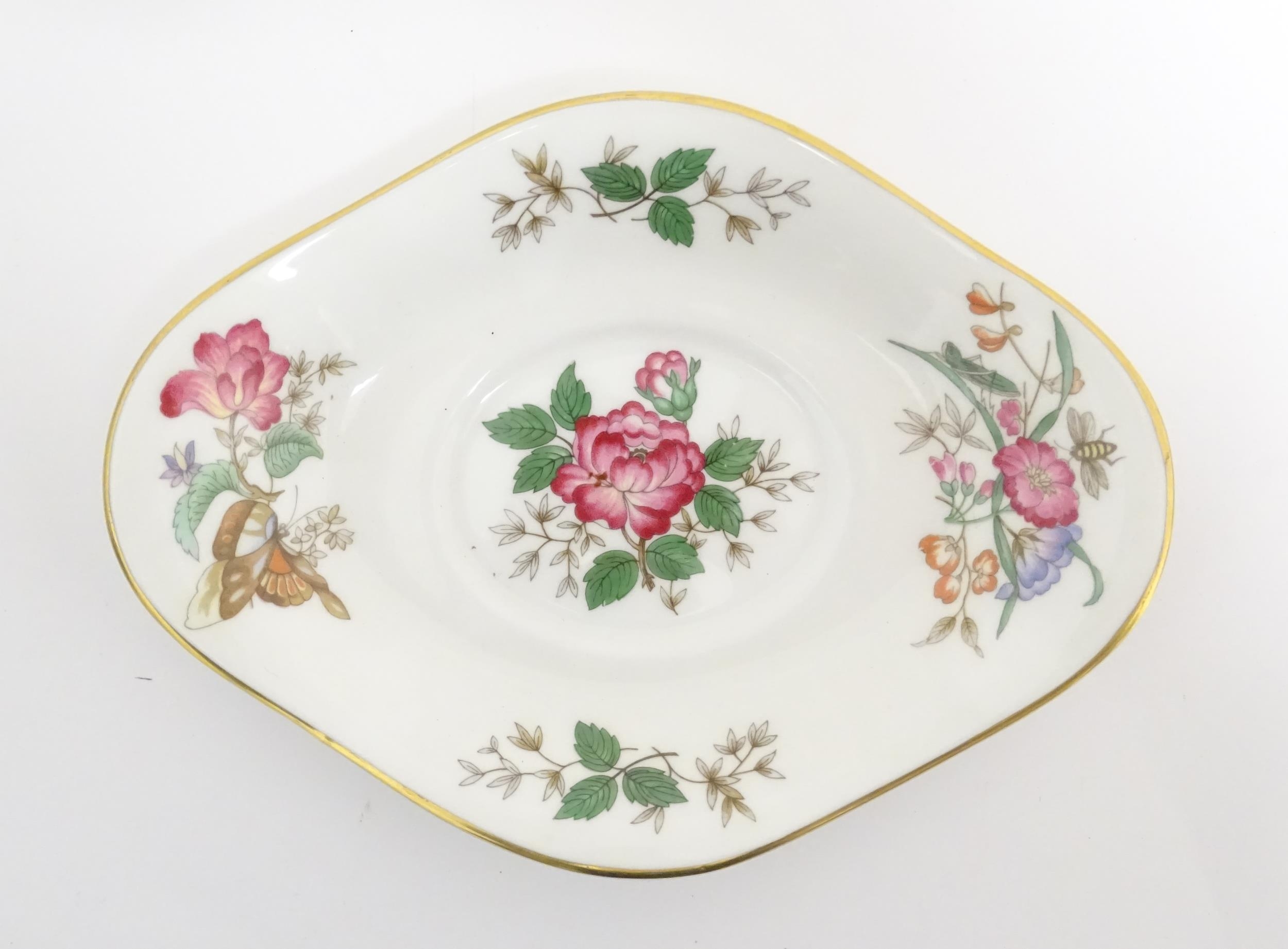 A quantity of Wedgwood dinner wares in the Charnwood pattern to include plates, twin handles soup - Image 24 of 25