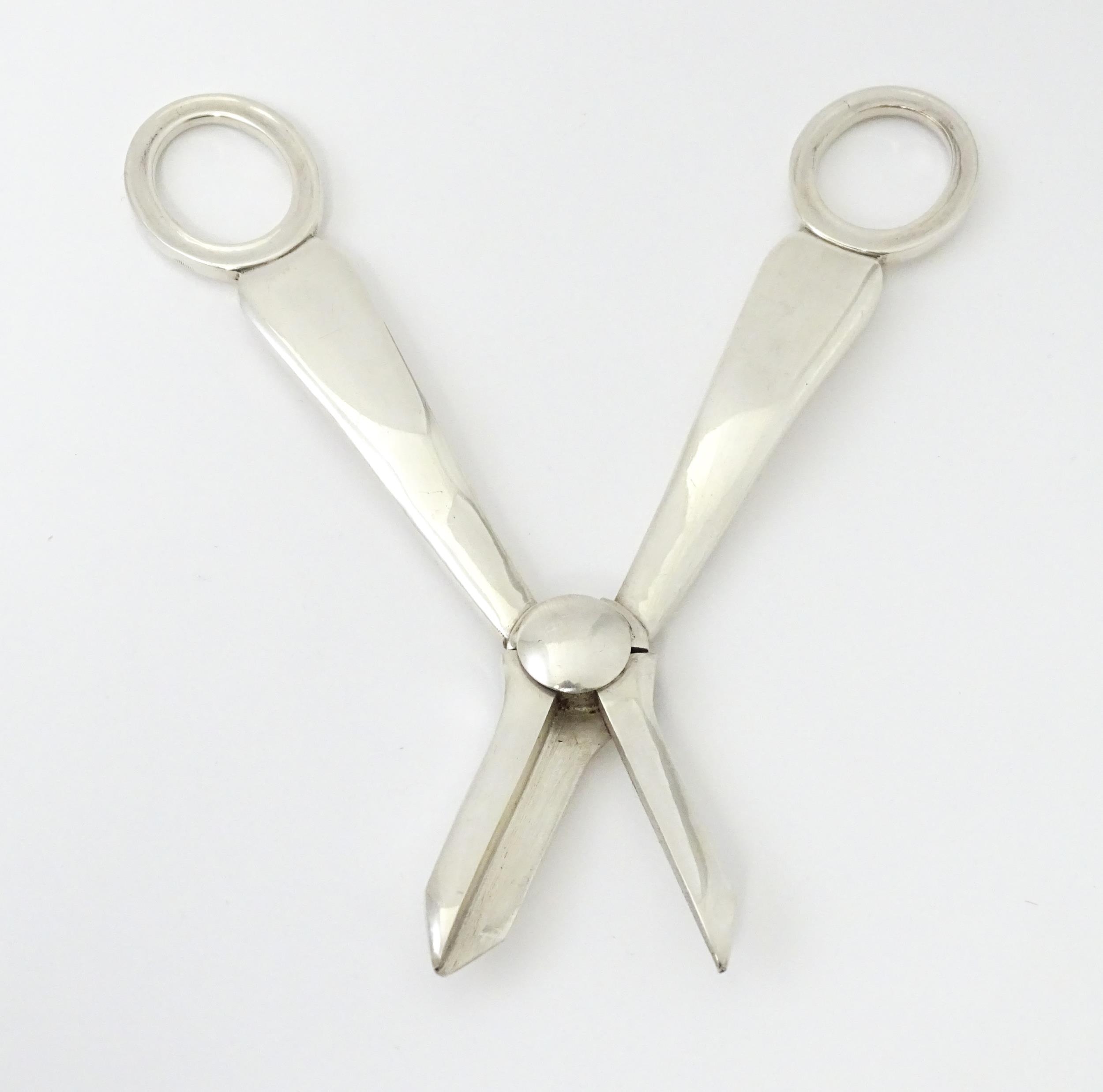 Two silver plate grape scissors / shears. Approx 6 1/2" long Please Note - we do not make - Image 3 of 8