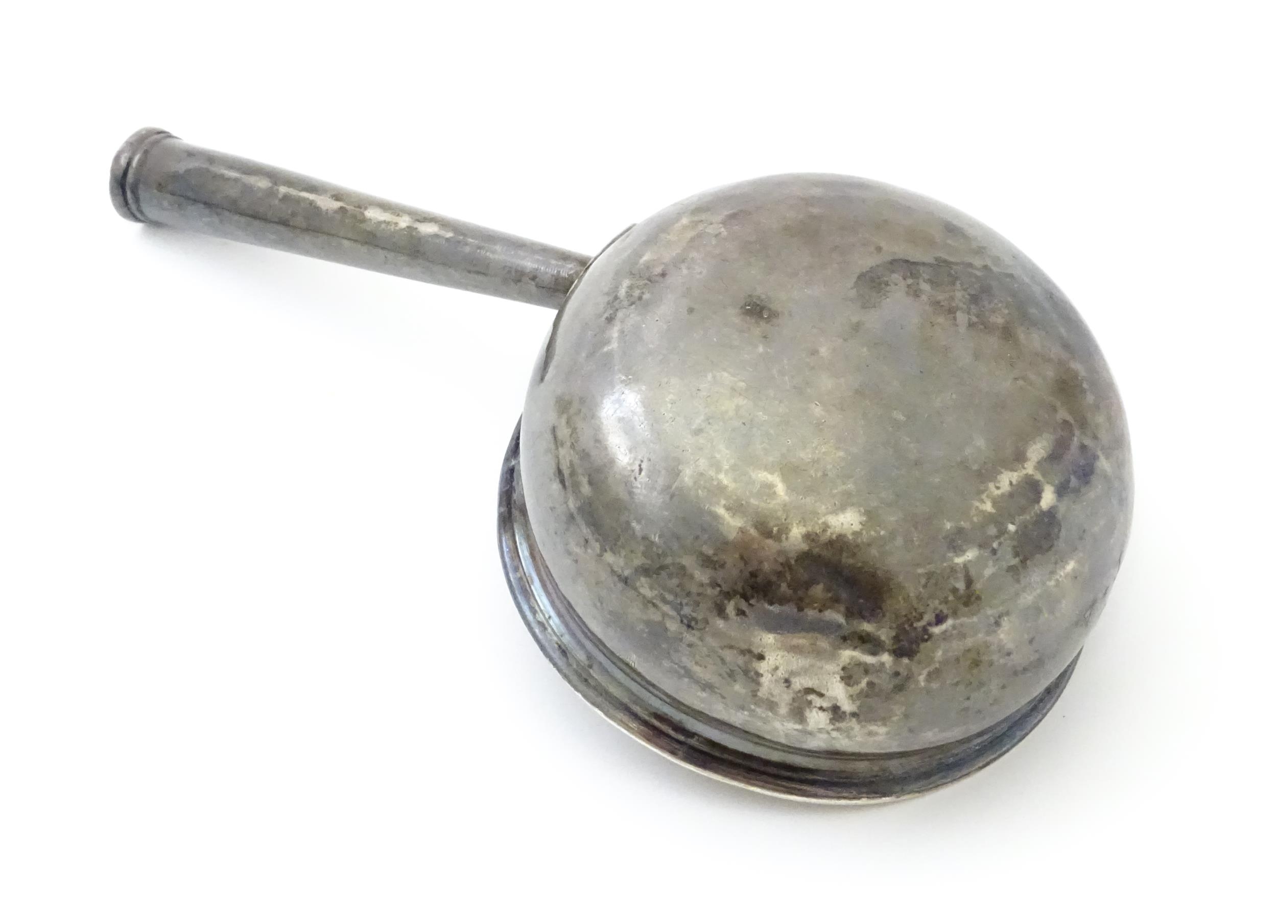 An 18thC toddy ladle with silver bowl hallmarked London 1794 maker Peter and Ann Bateman, together - Bild 5 aus 9