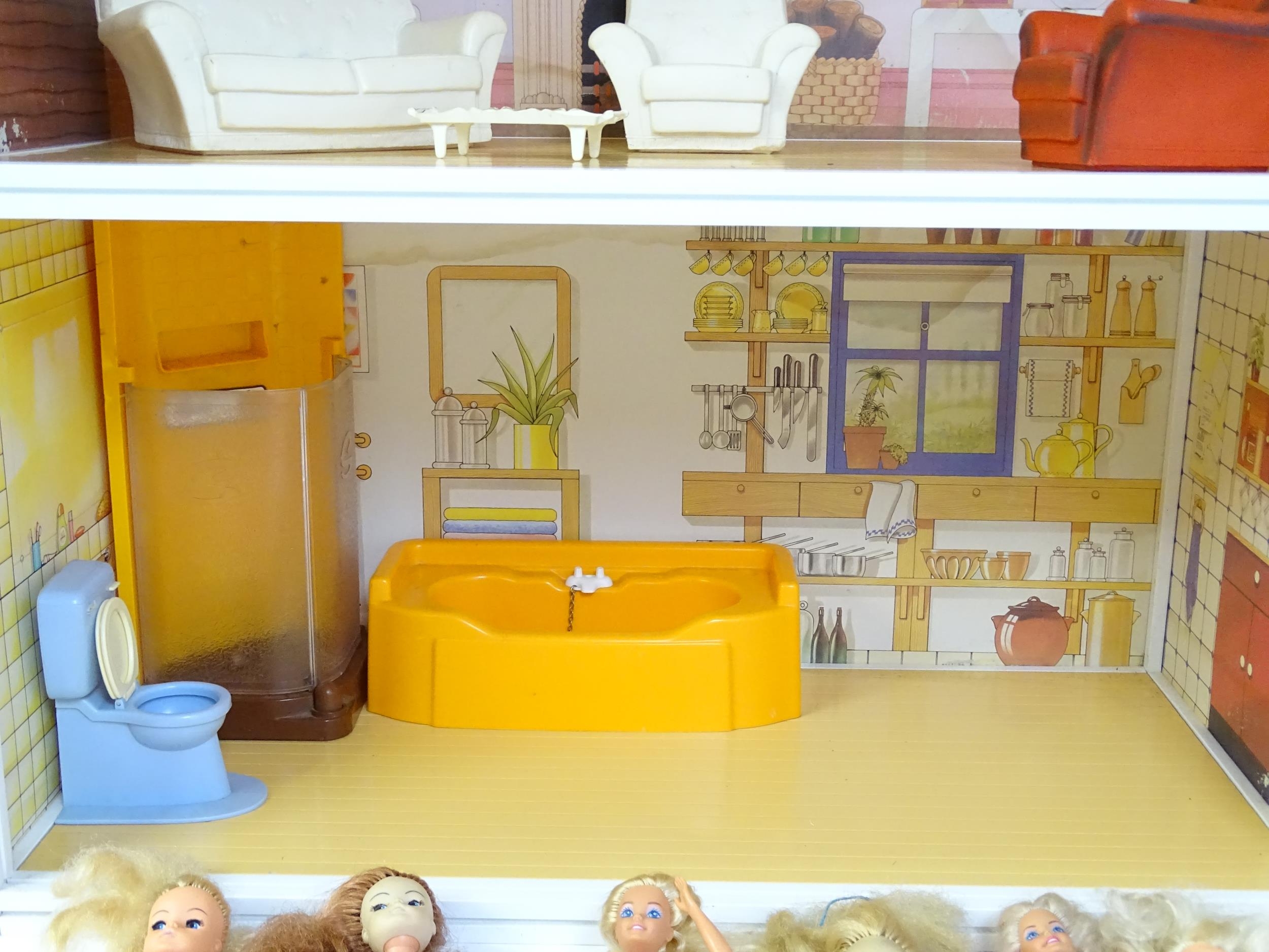 Toys: A 20thC Sindy three storey dolls house with open front, with Sindy furniture to include - Image 5 of 21