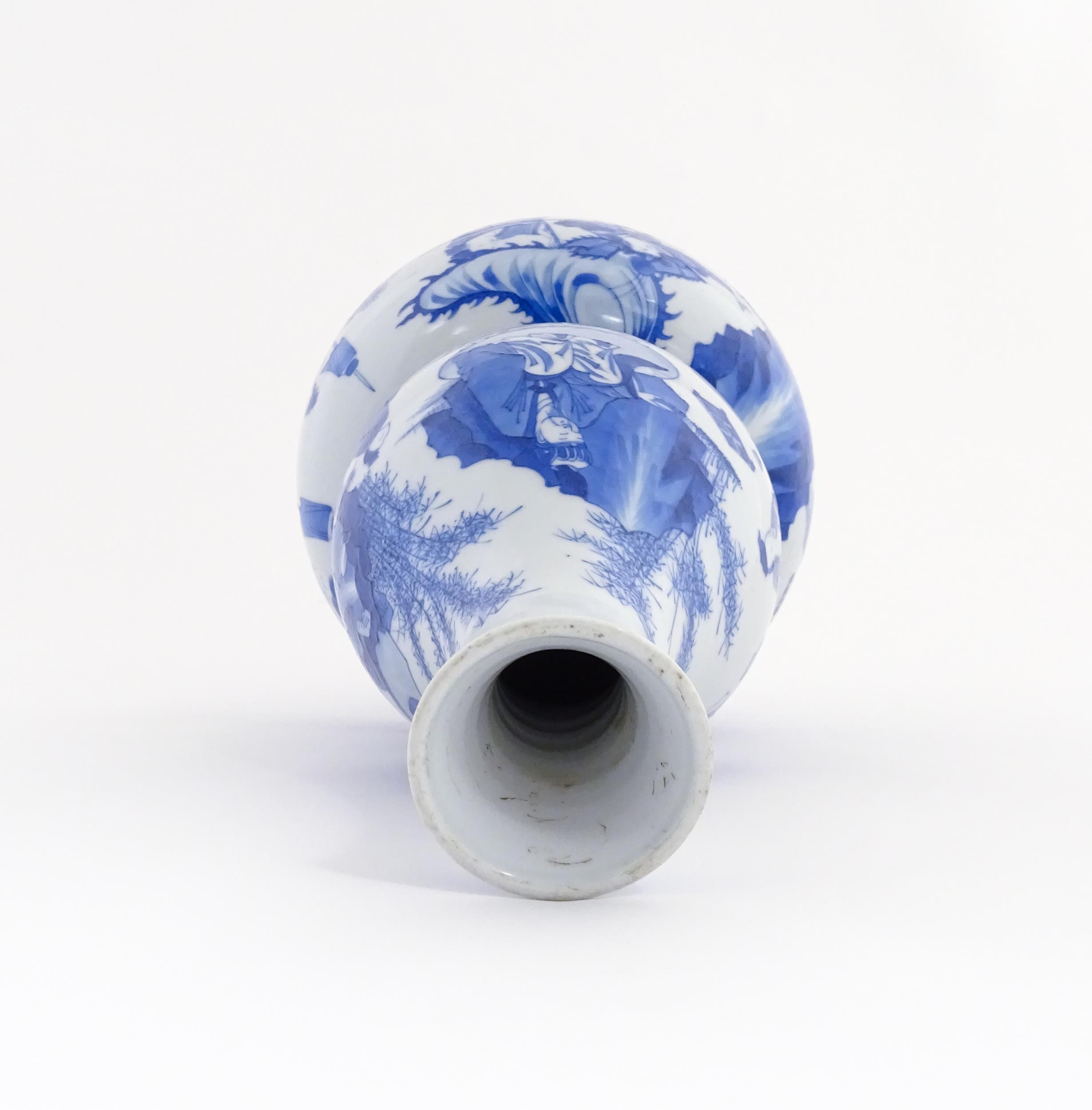 A Chinese blue and white double gourd vase decorated with figures in a landscape. Approx. 16 1/4" - Image 4 of 7