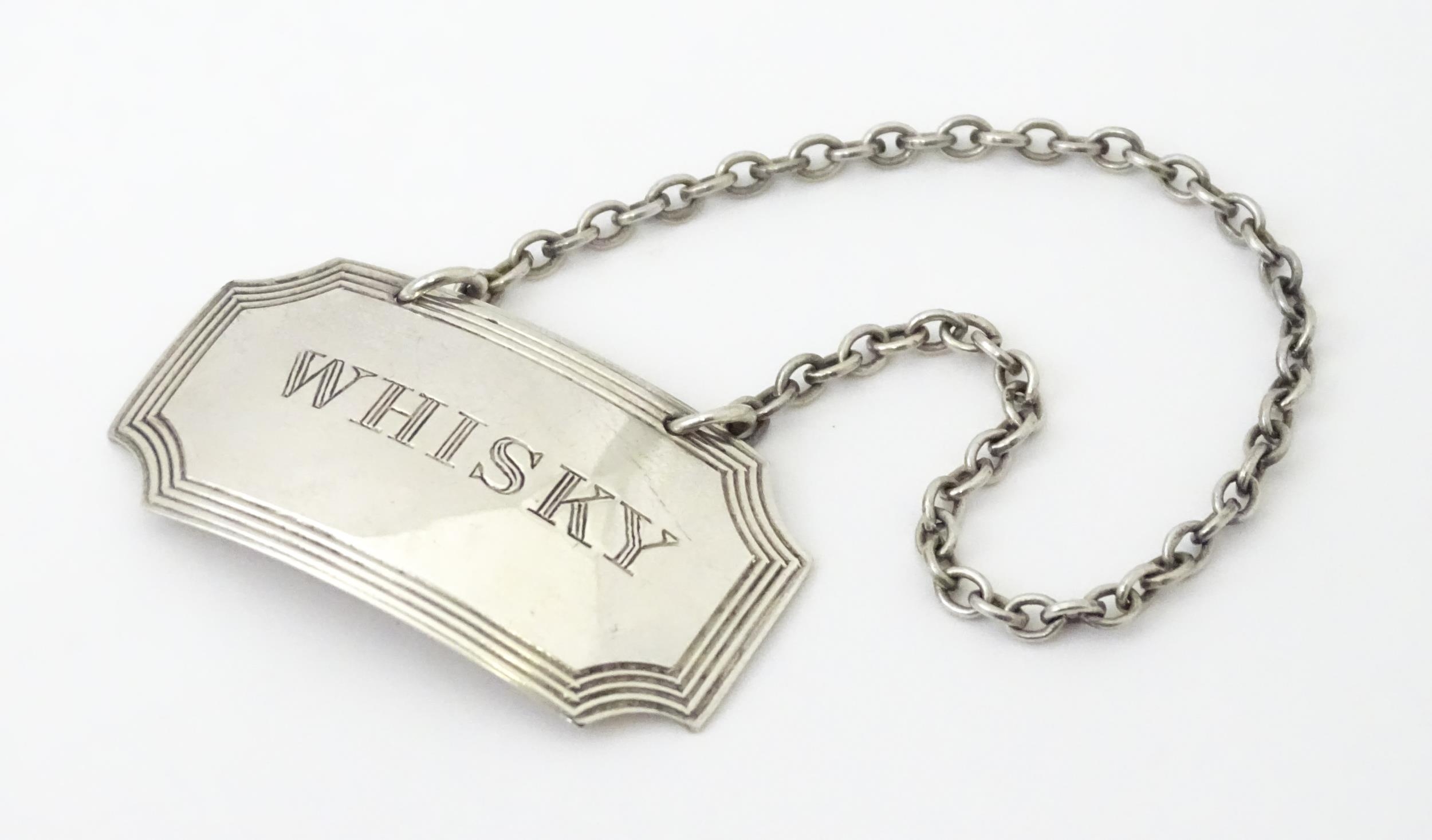 A silver wine / decanter label / bottle ticket engraved 'Whisky' and hallmarked Birmingham 1968, - Bild 4 aus 4