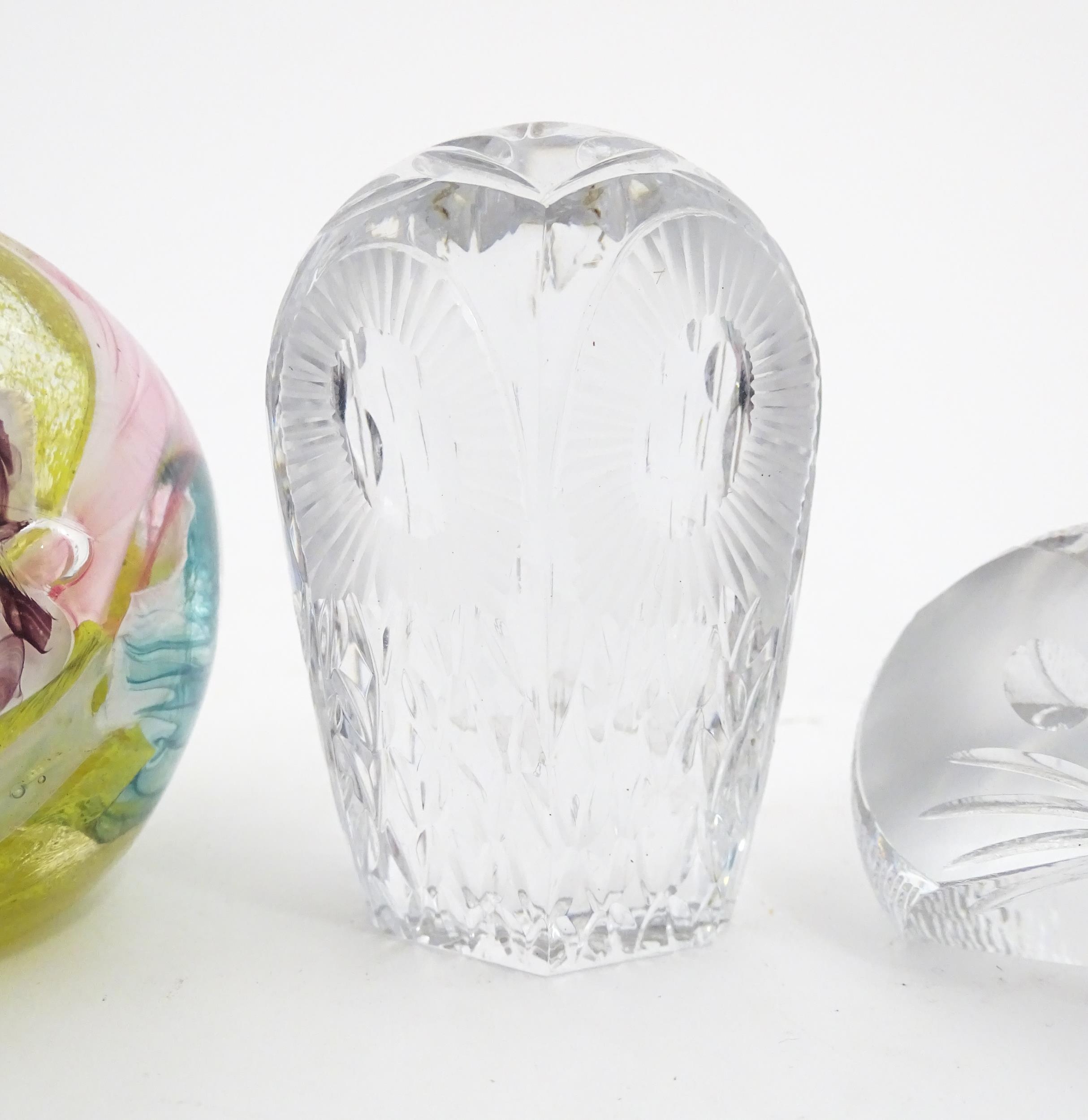 A quantity of glass paperweights examples by Tudor Crystal, Caithness, etc. Largest approx. 3 1/2" - Image 7 of 16